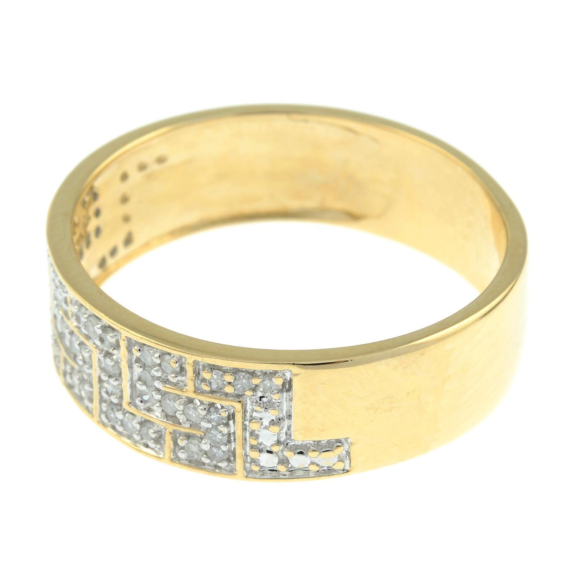 A 9ct gold pave-set diamond ring. - Bild 2 aus 3