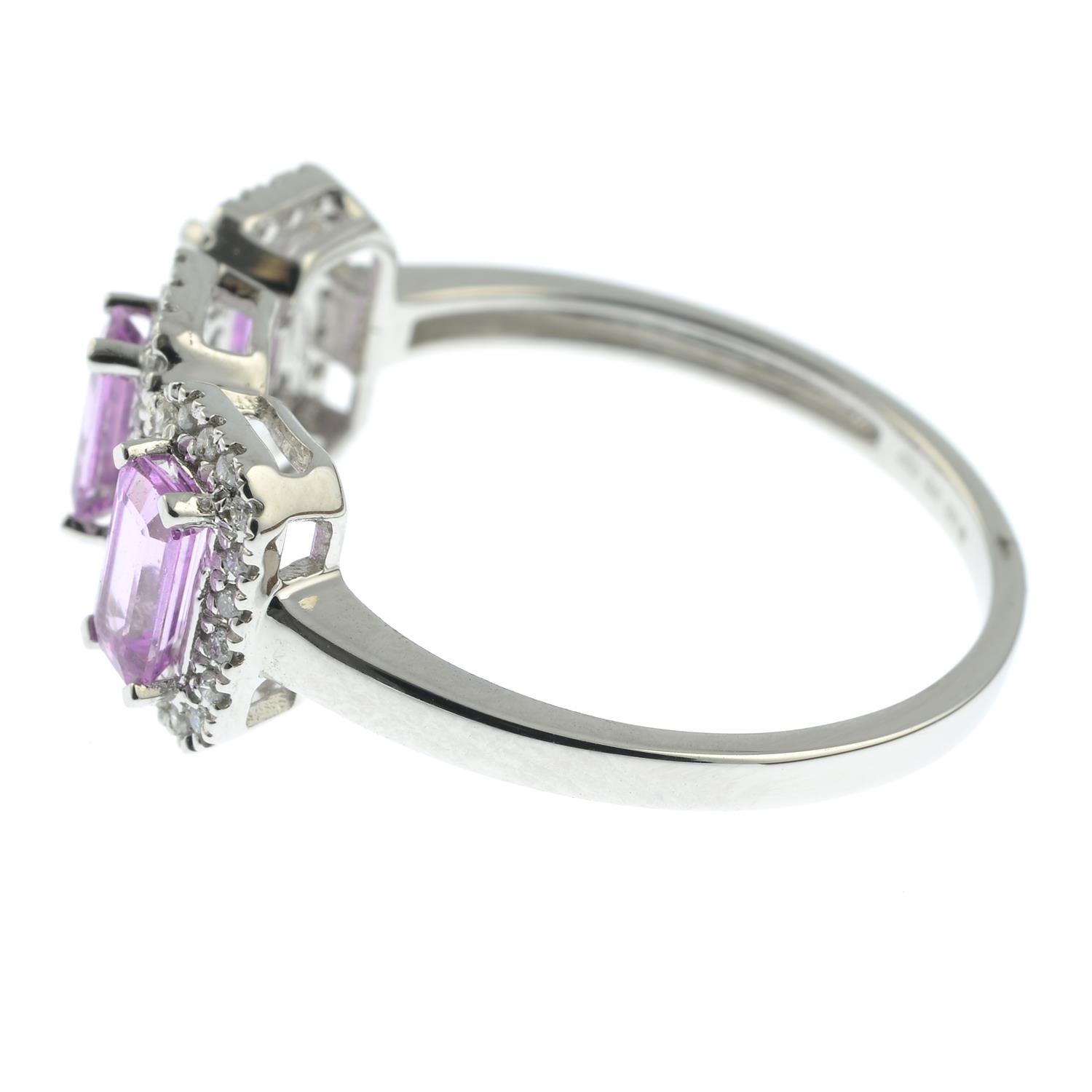 An 18ct gold pink sapphire and diamond dress ring. - Bild 2 aus 3