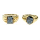 Two 9ct gold hematite intaglio rings depicting Roman soldiers.