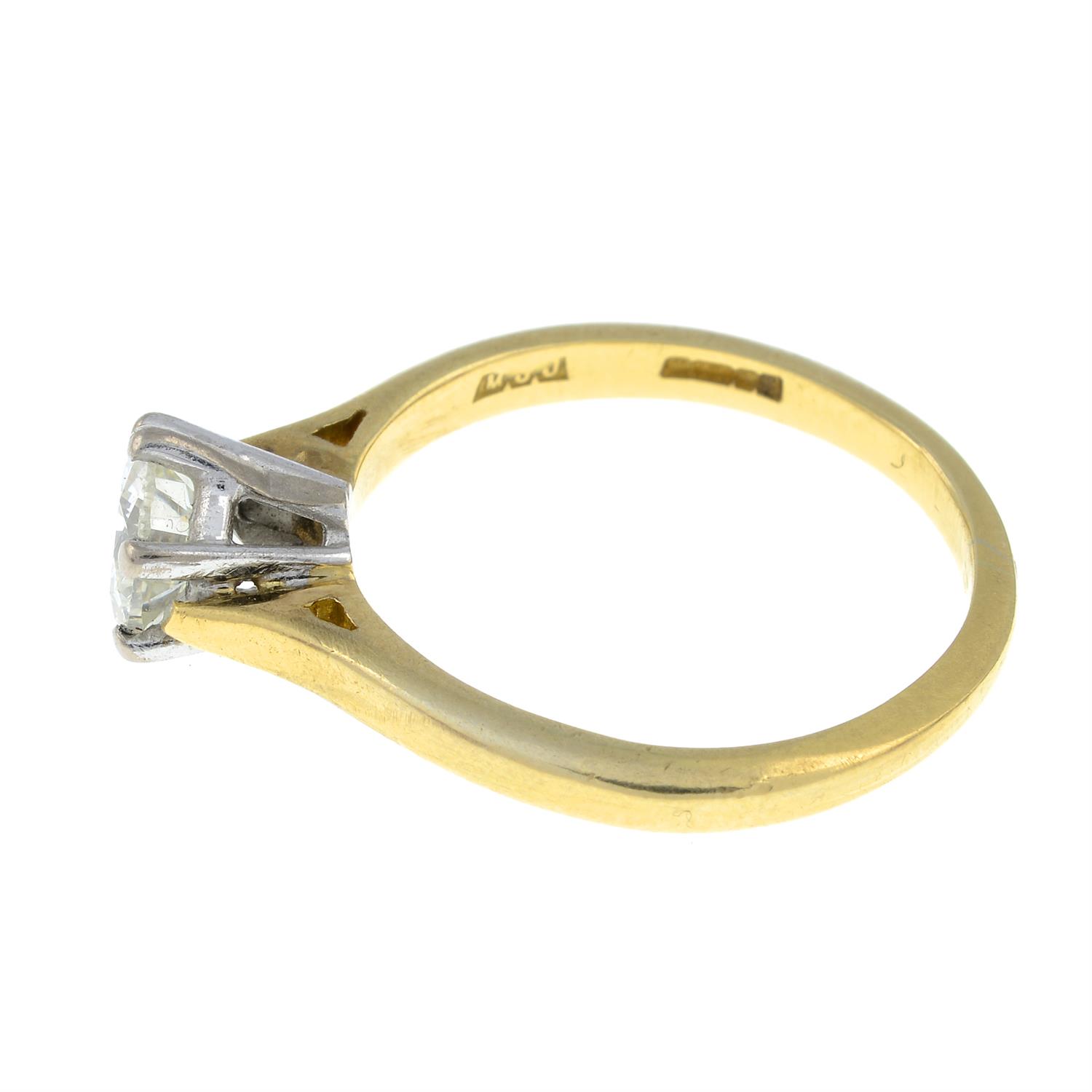 An 18ct gold brilliant-cut diamond single-stone ring. - Bild 2 aus 3