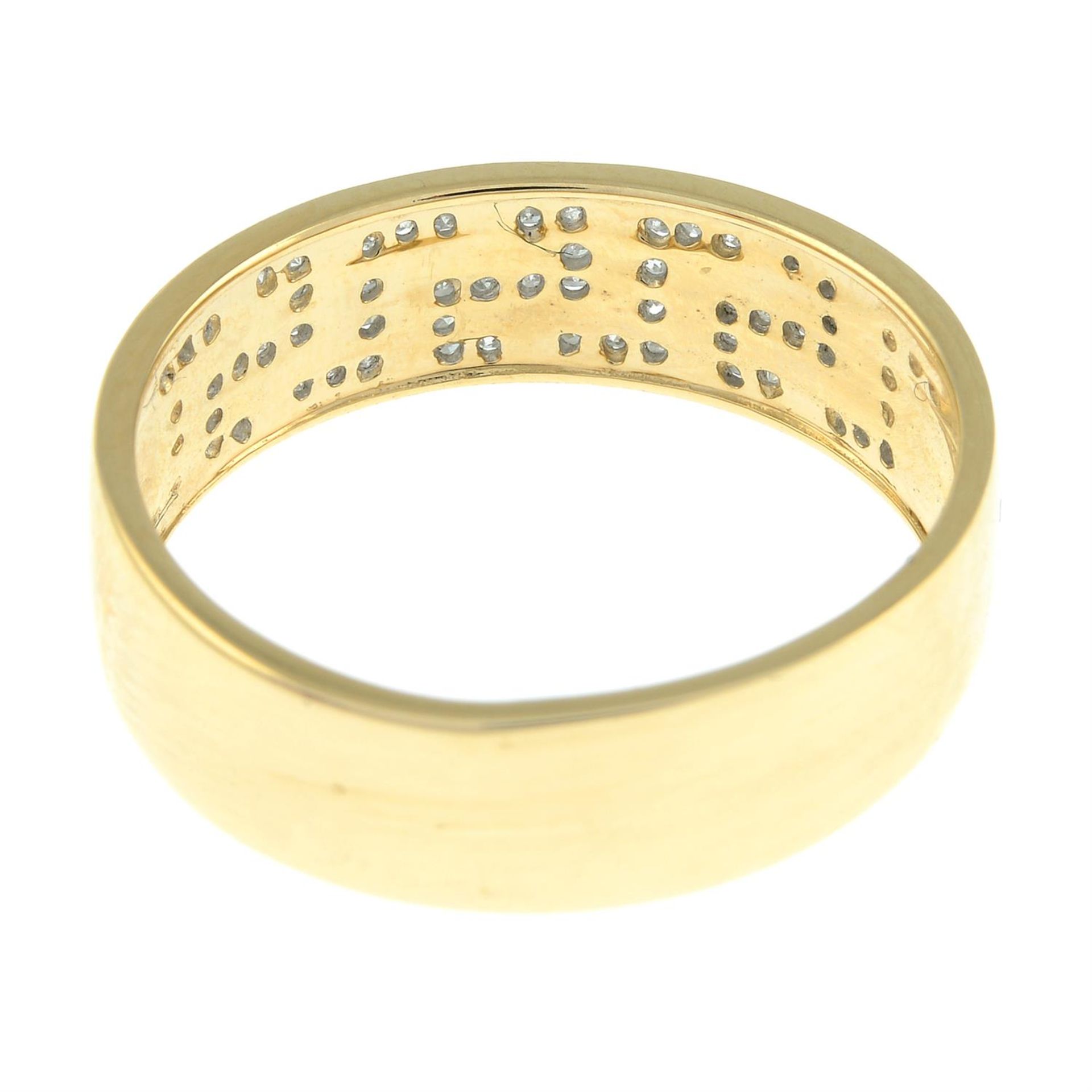A 9ct gold pave-set diamond ring. - Bild 3 aus 3