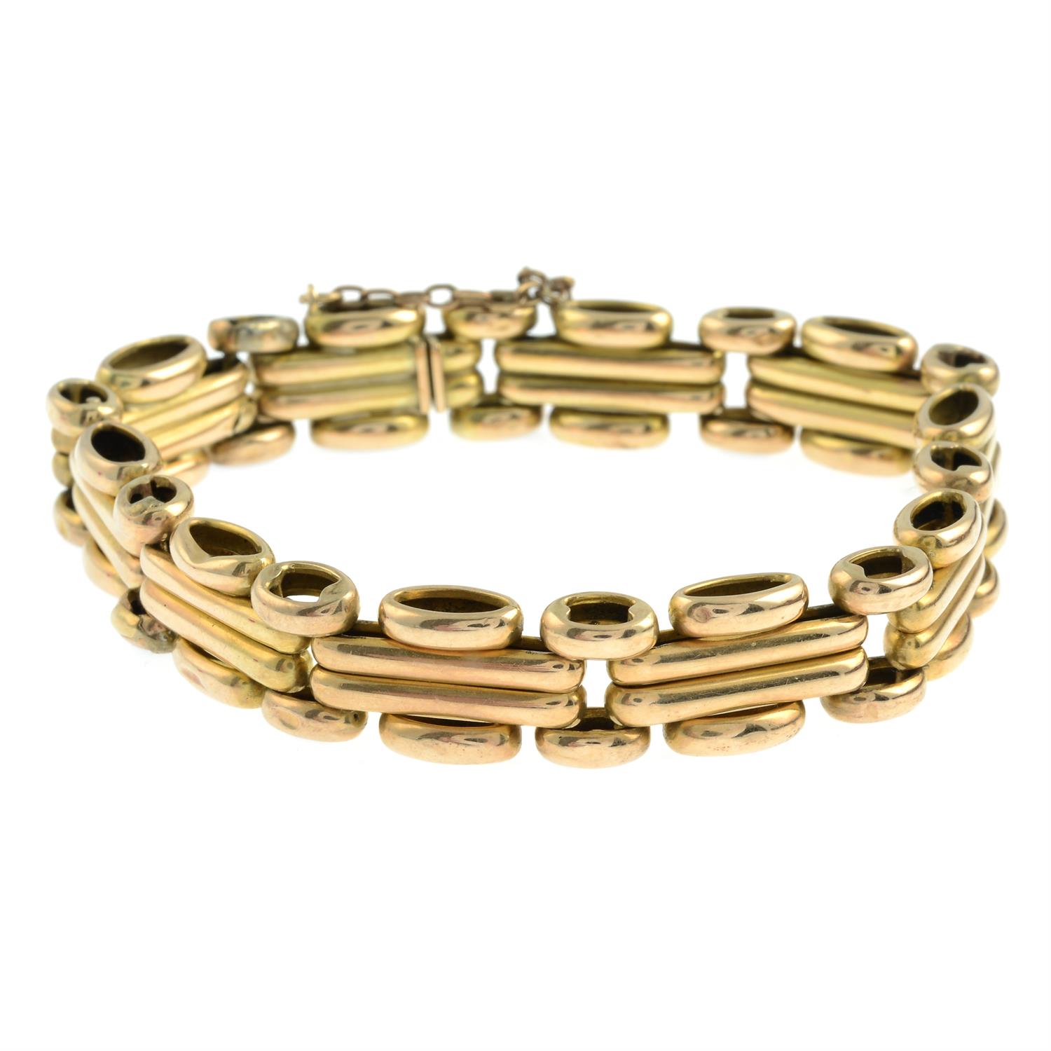 An early 20th century 15ct gold bracelet.