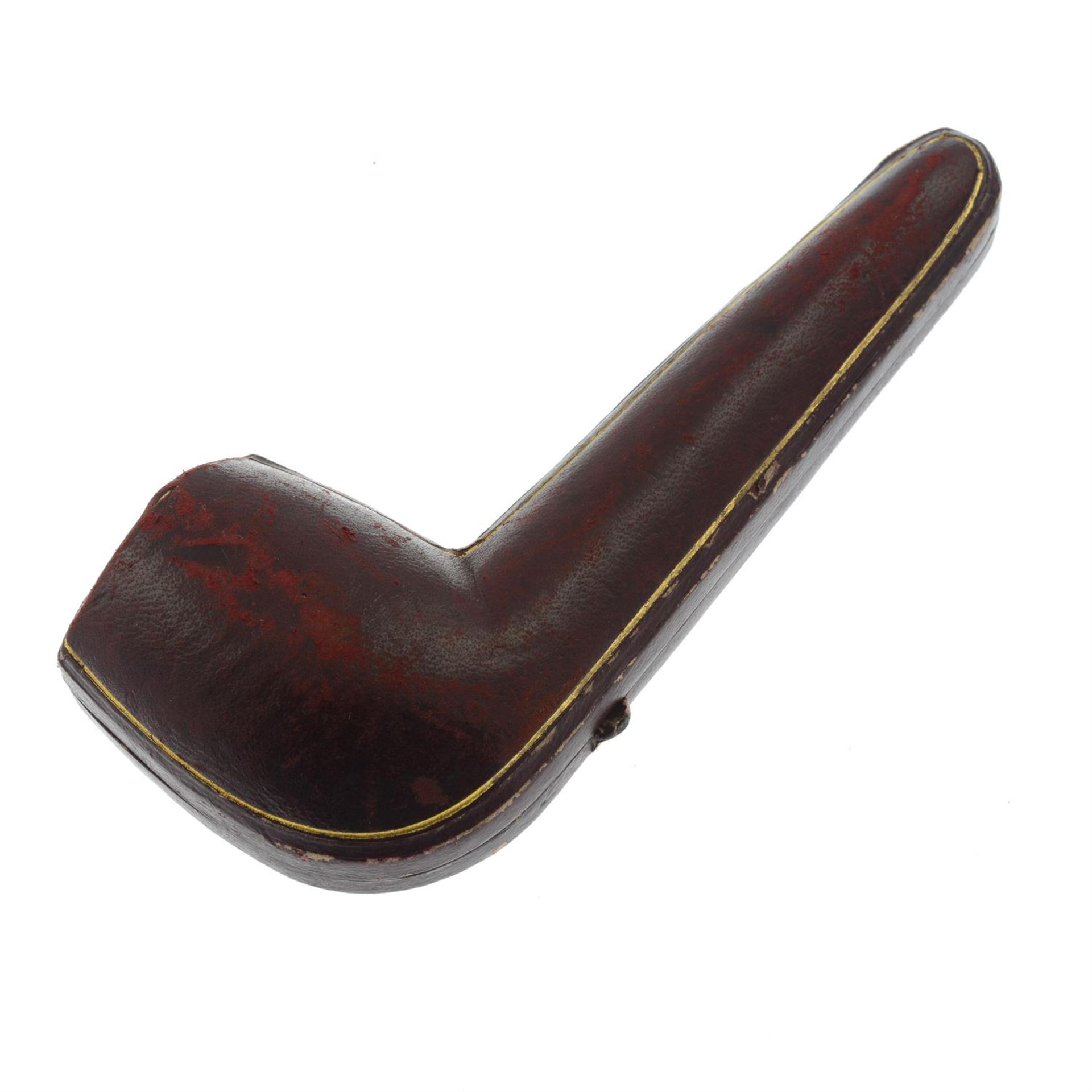 A 9ct gold mid 20th century bakelite and wood pipe. - Bild 3 aus 3