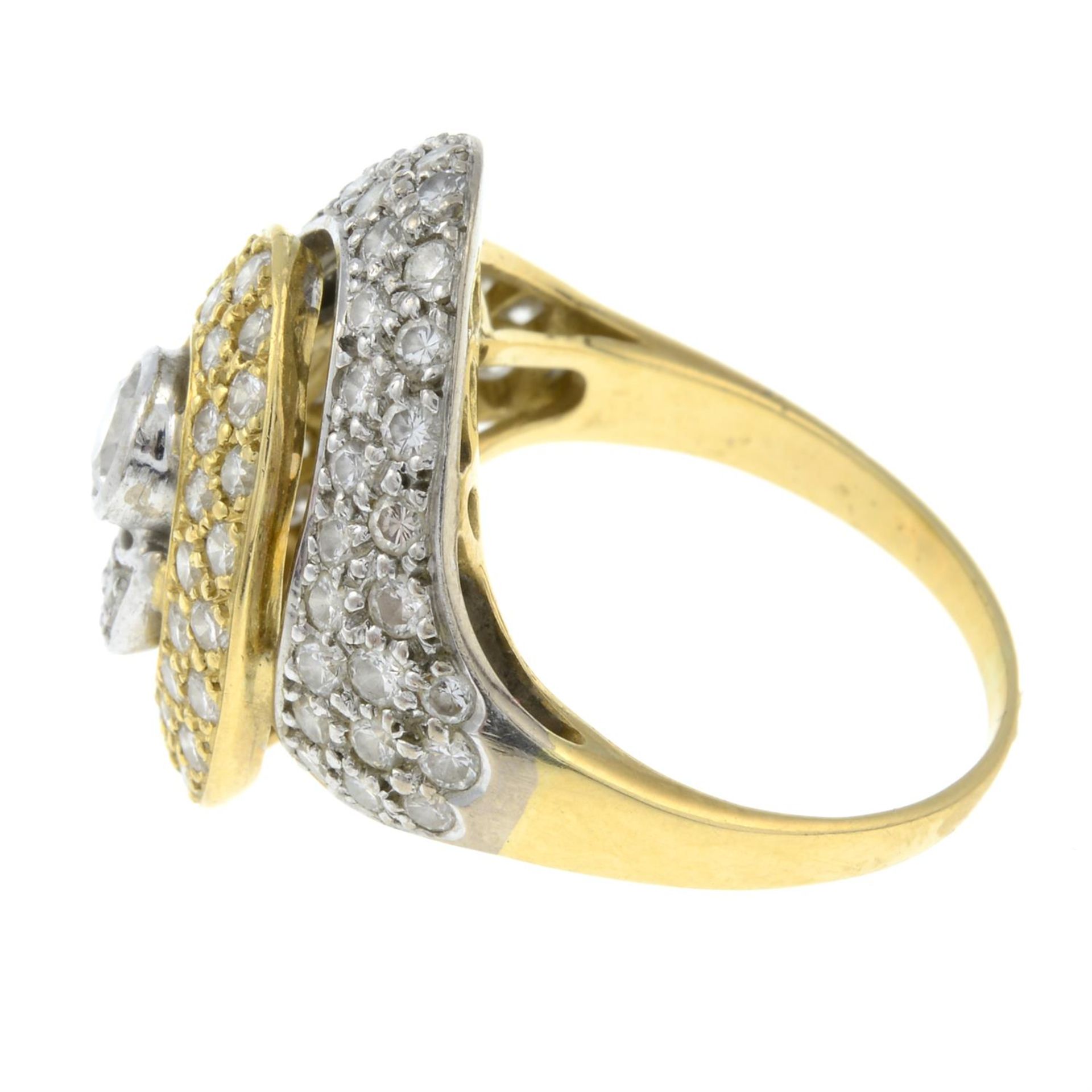 A brilliant-cut diamond dress ring. - Bild 2 aus 3