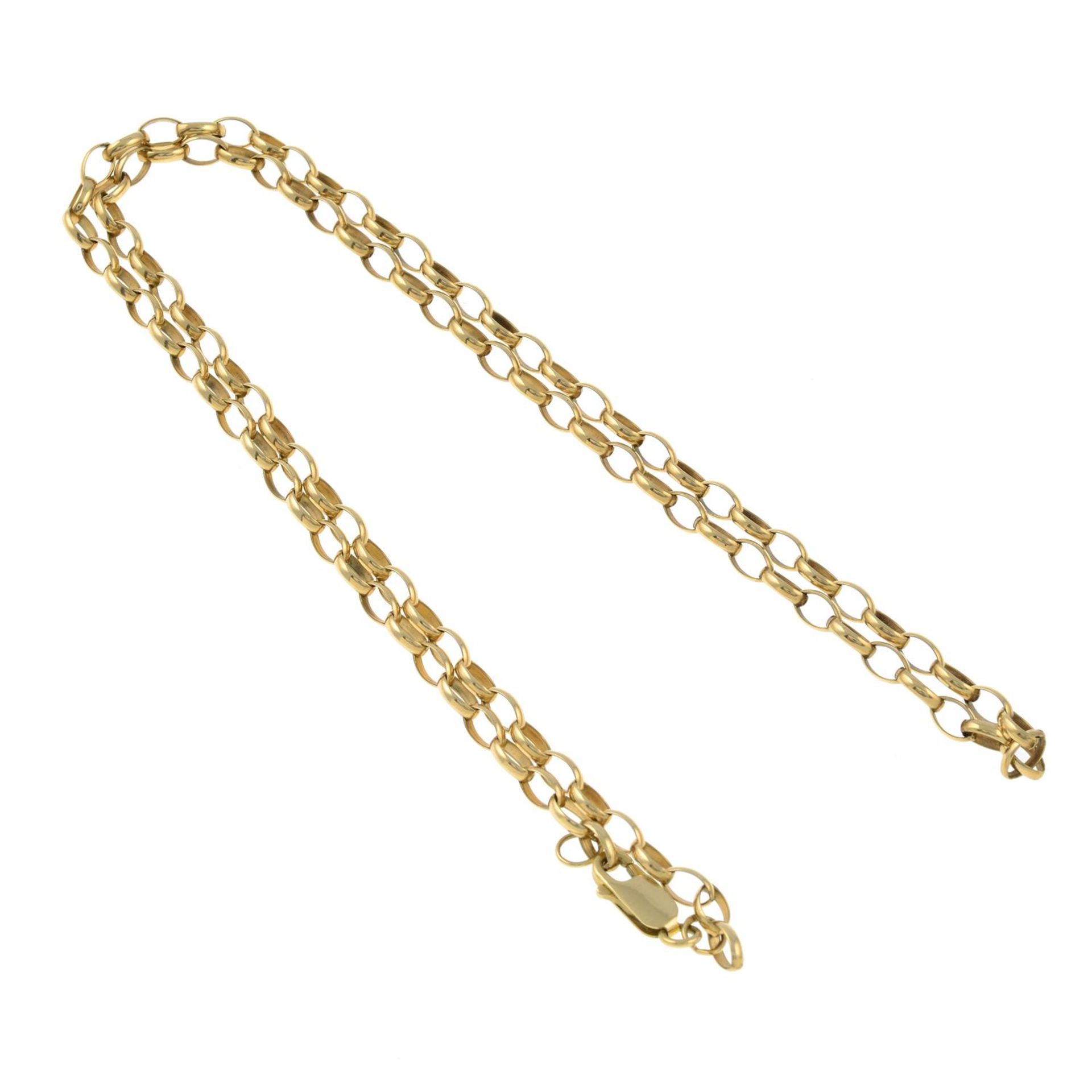 A 9ct gold chain. - Bild 2 aus 2