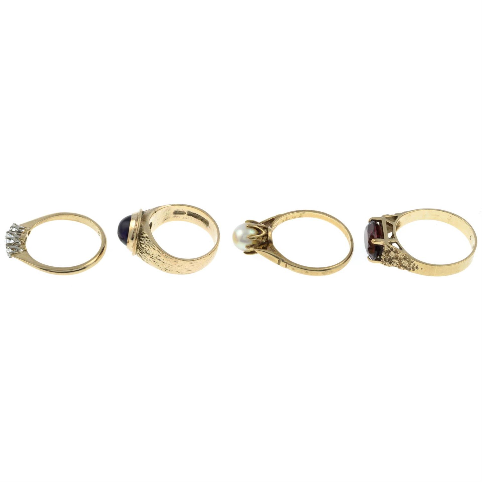 Four gem-set rings. - Image 2 of 3