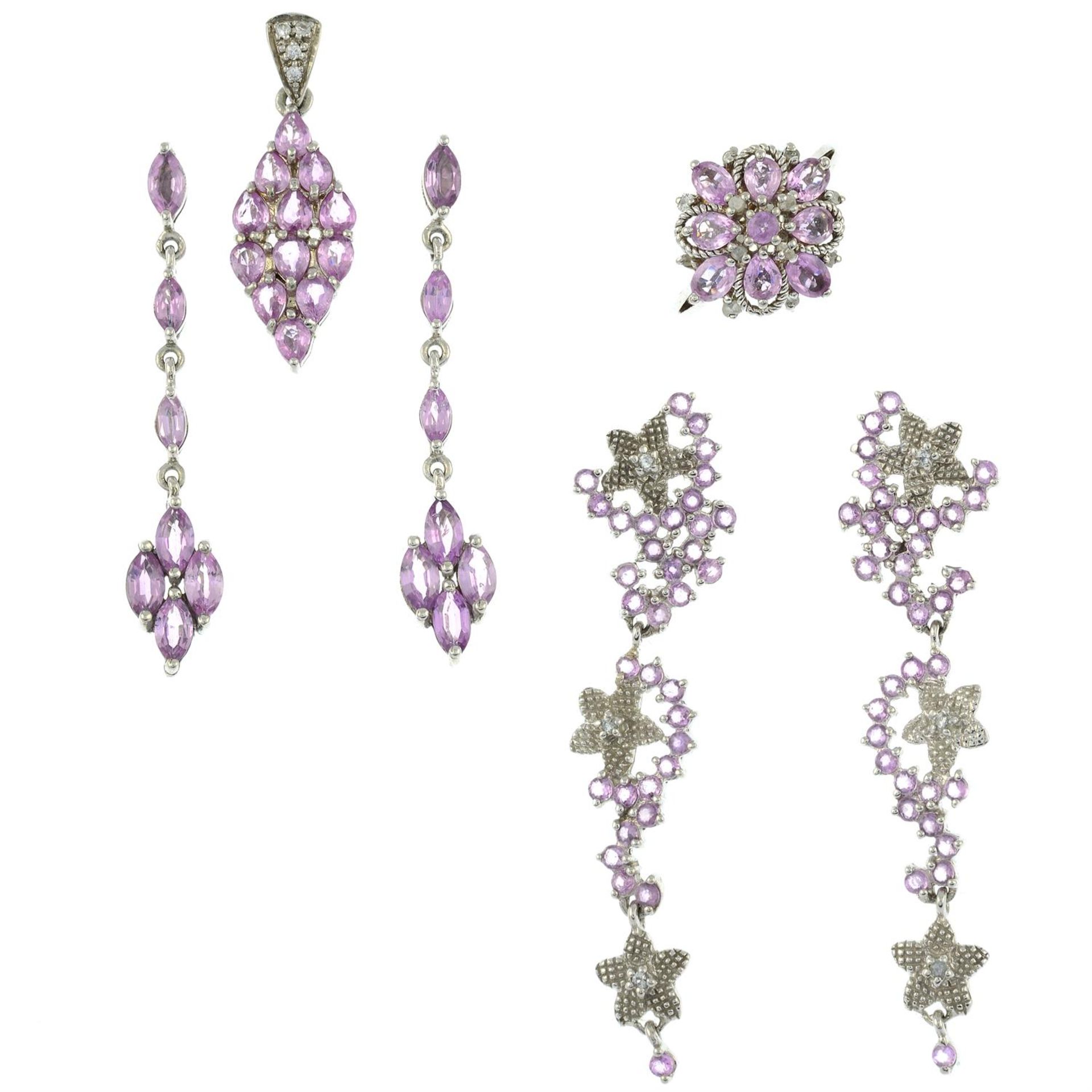 Four items of pink sapphire jewellery.