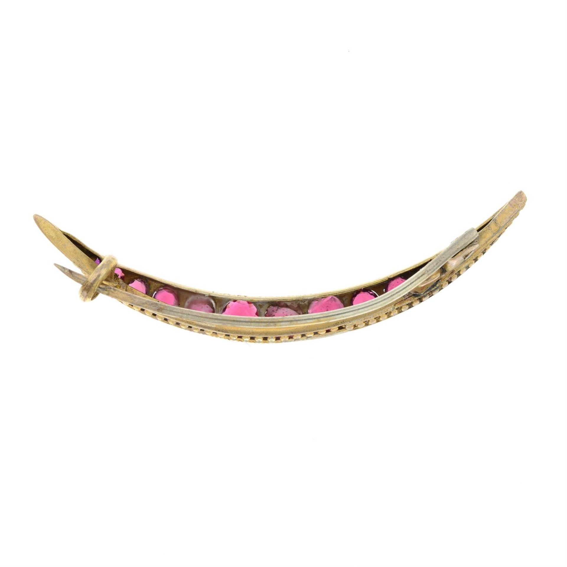An Edwardian 9ct gold red paste and diamond point crescent brooch. AF. - Image 2 of 3