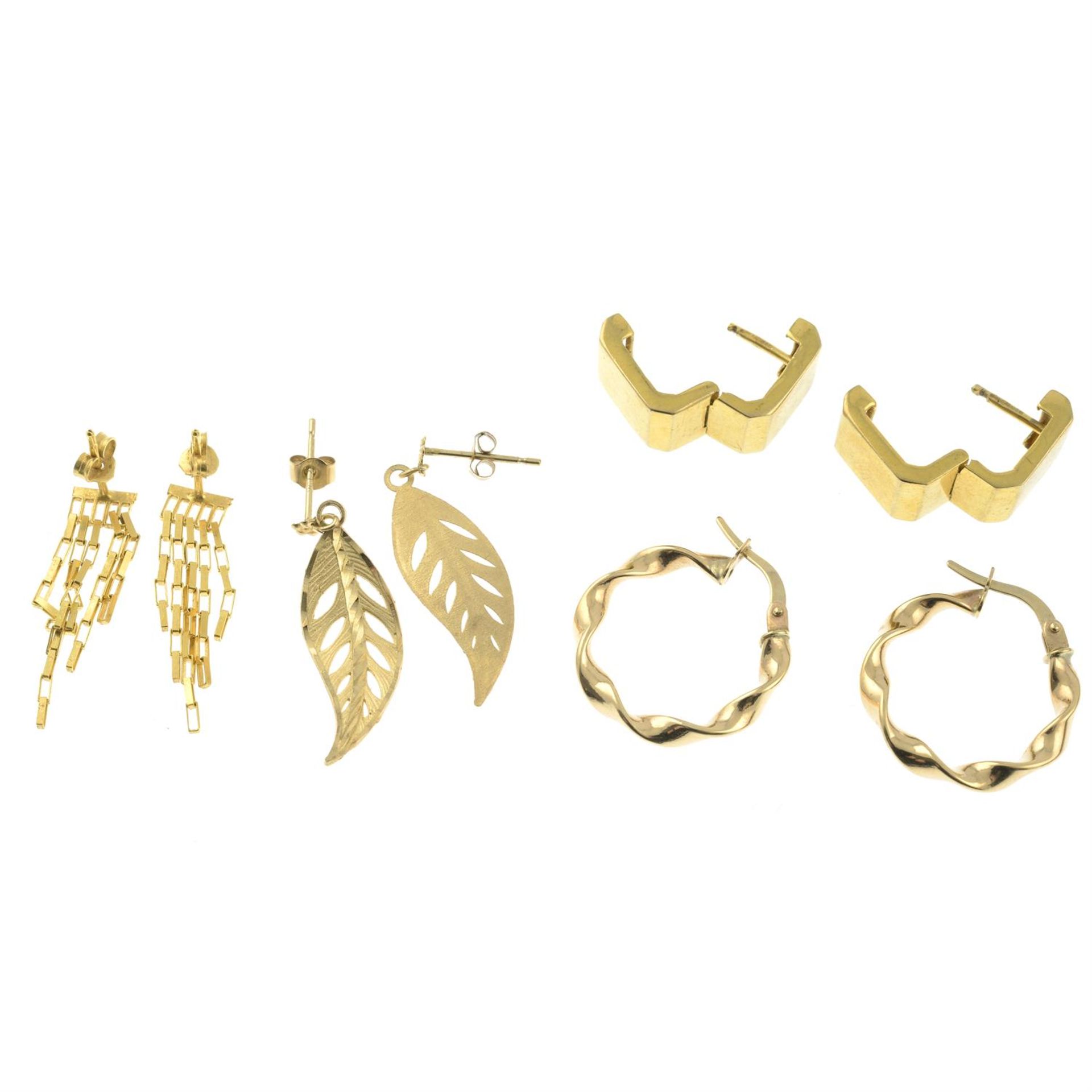 Four pairs of earrings. - Image 2 of 2