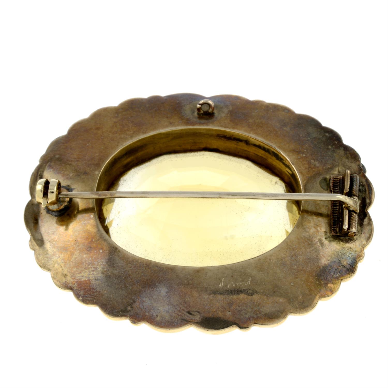 A late Victorian gold citrine brooch. - Bild 2 aus 3