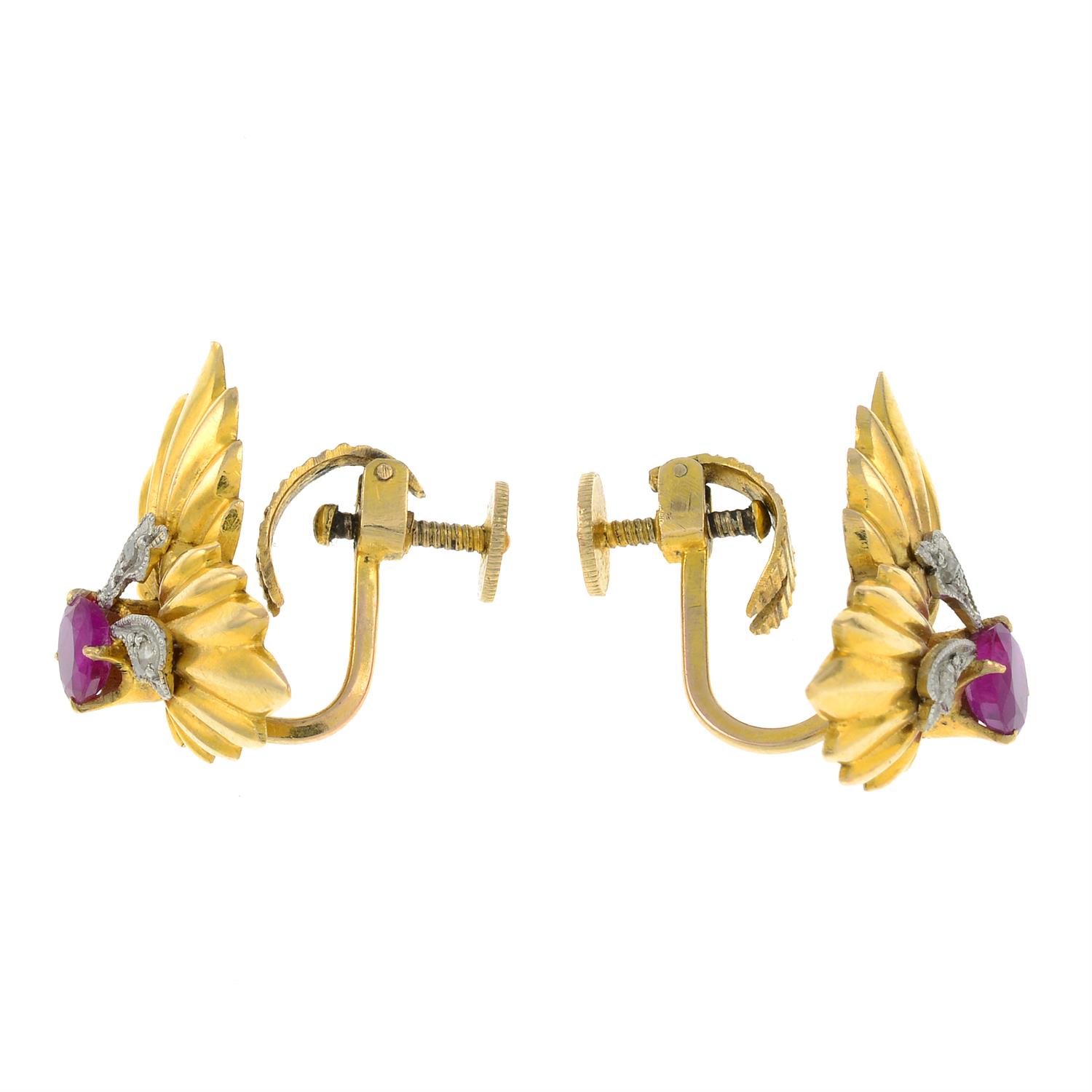 A pair of mid 20th century ruby and diamond earrings. - Bild 2 aus 2