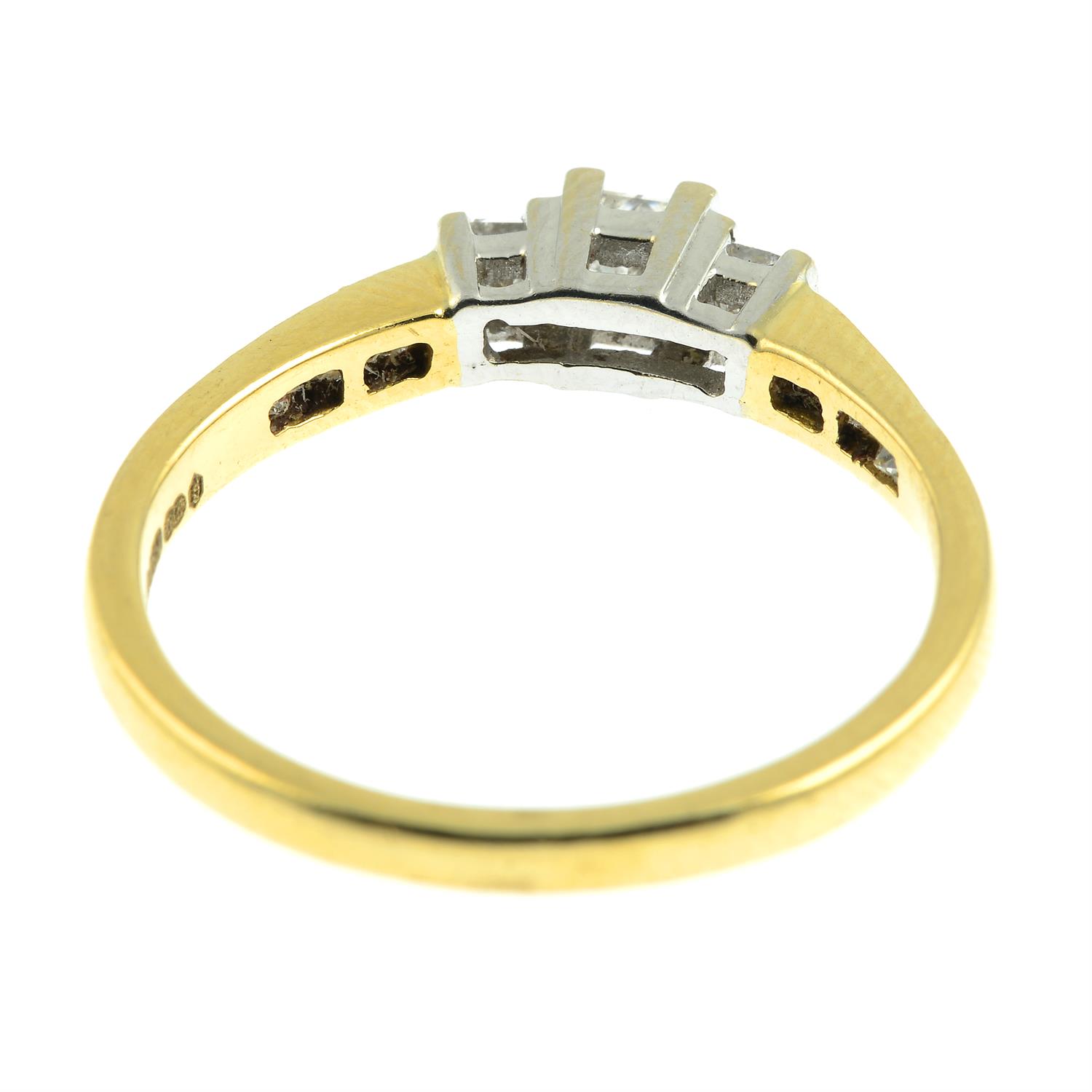 An 18ct gold diamond dress ring. - Bild 3 aus 3