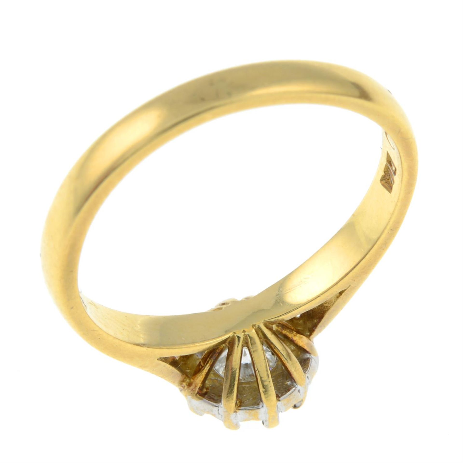 An 18ct gold illusion-set diamond single-stone ring. - Bild 3 aus 3