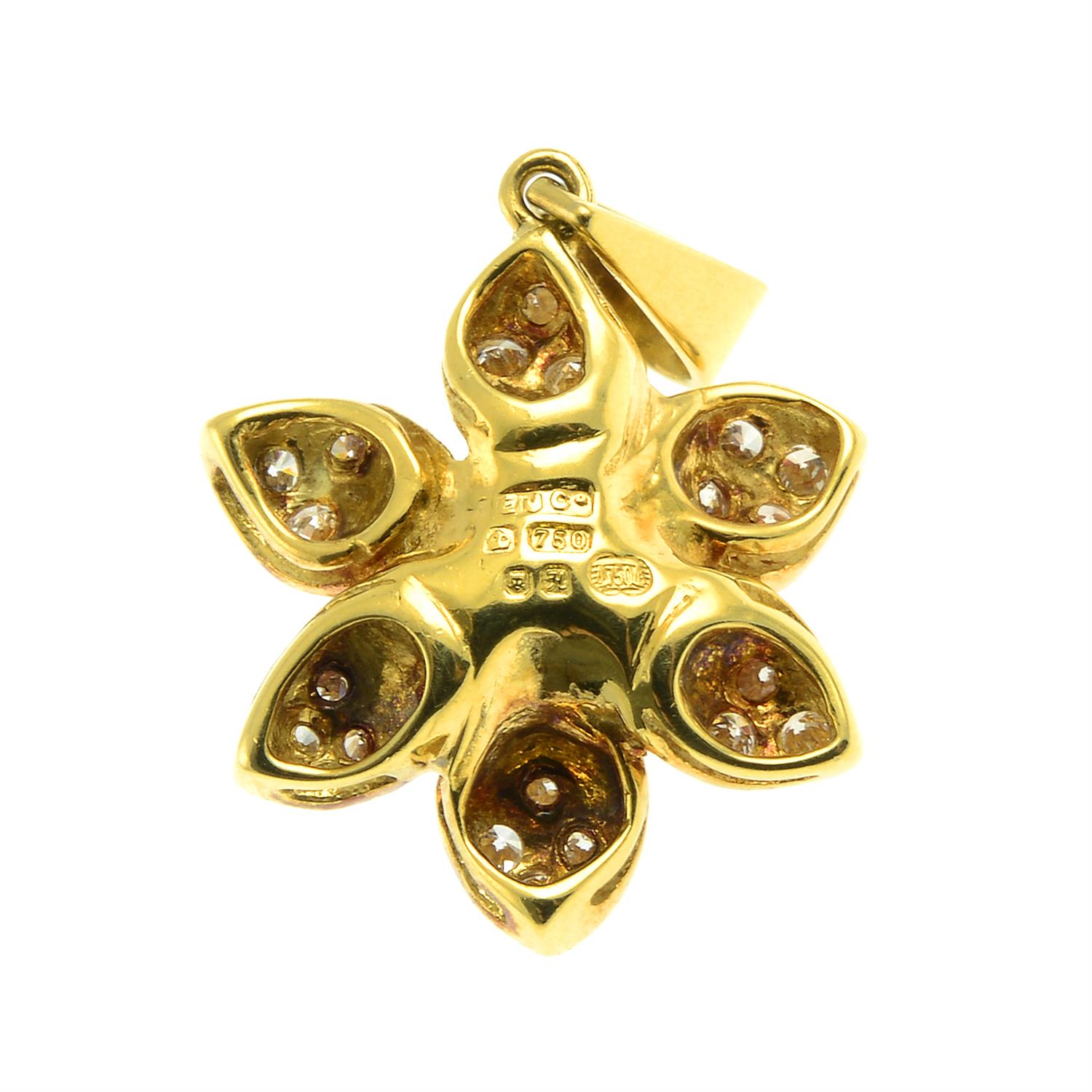 An 18ct gold cultured pearl and diamond pendant. - Bild 2 aus 2