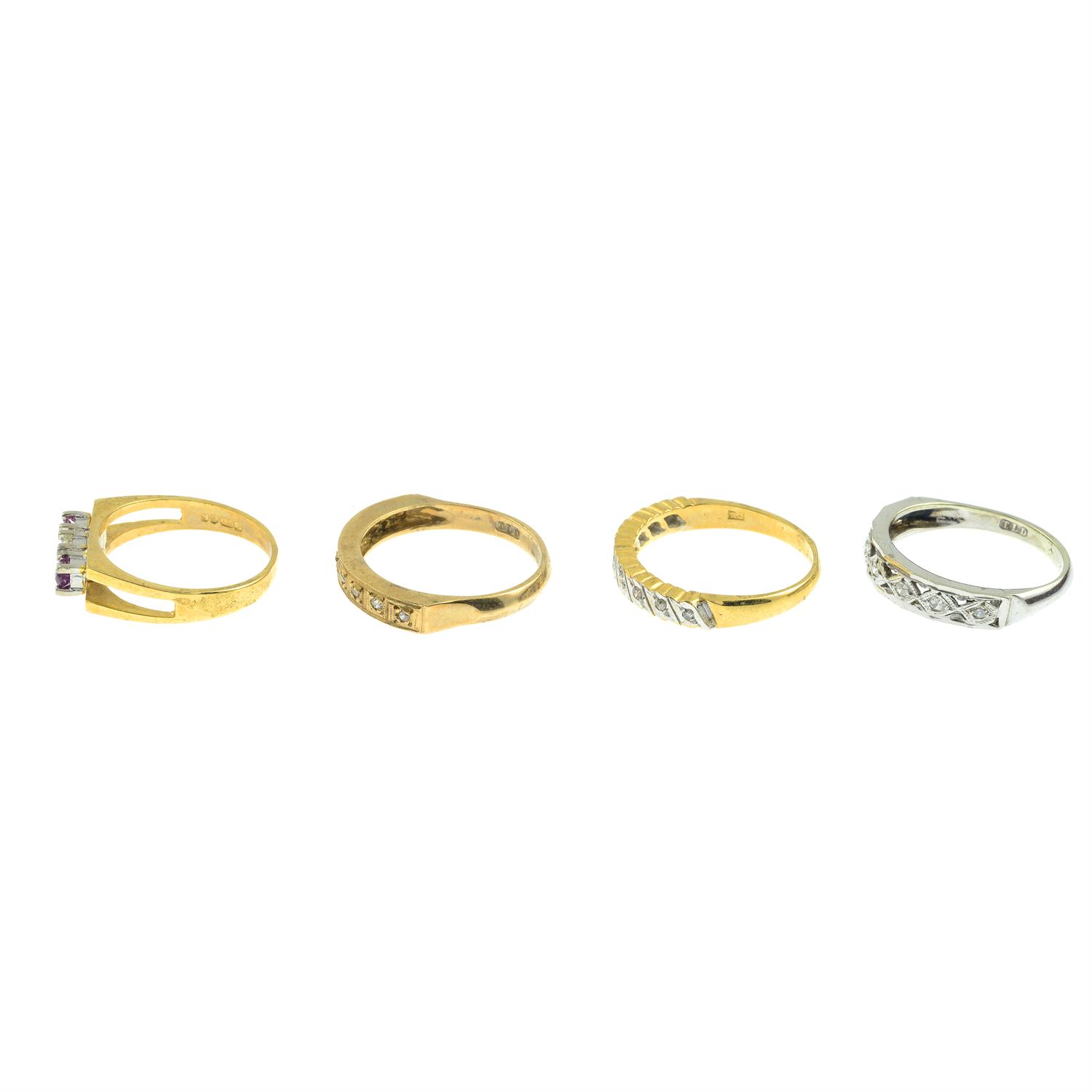Four 9ct gold gem-set rings. - Bild 2 aus 3