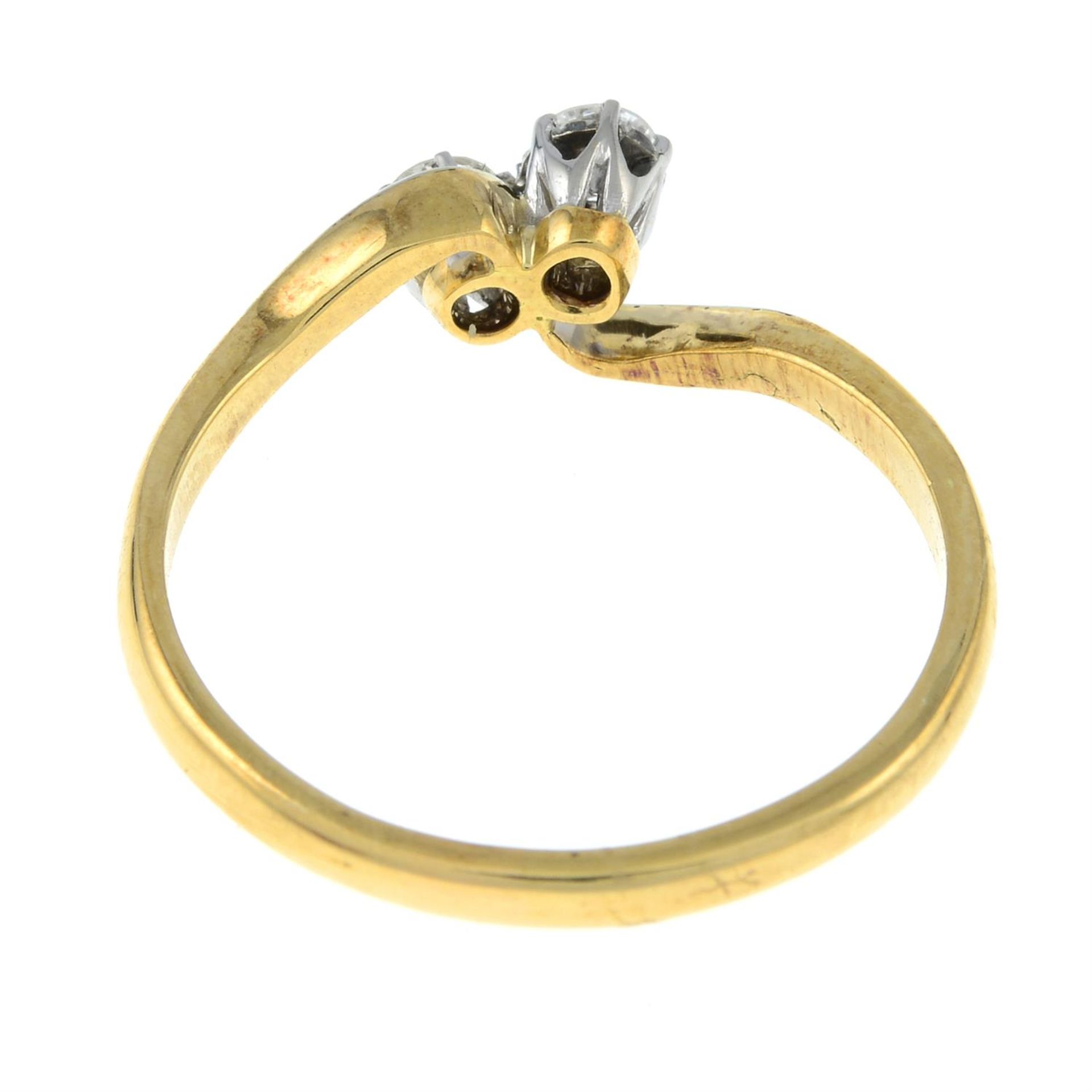 A diamond two-stone ring. - Bild 3 aus 3