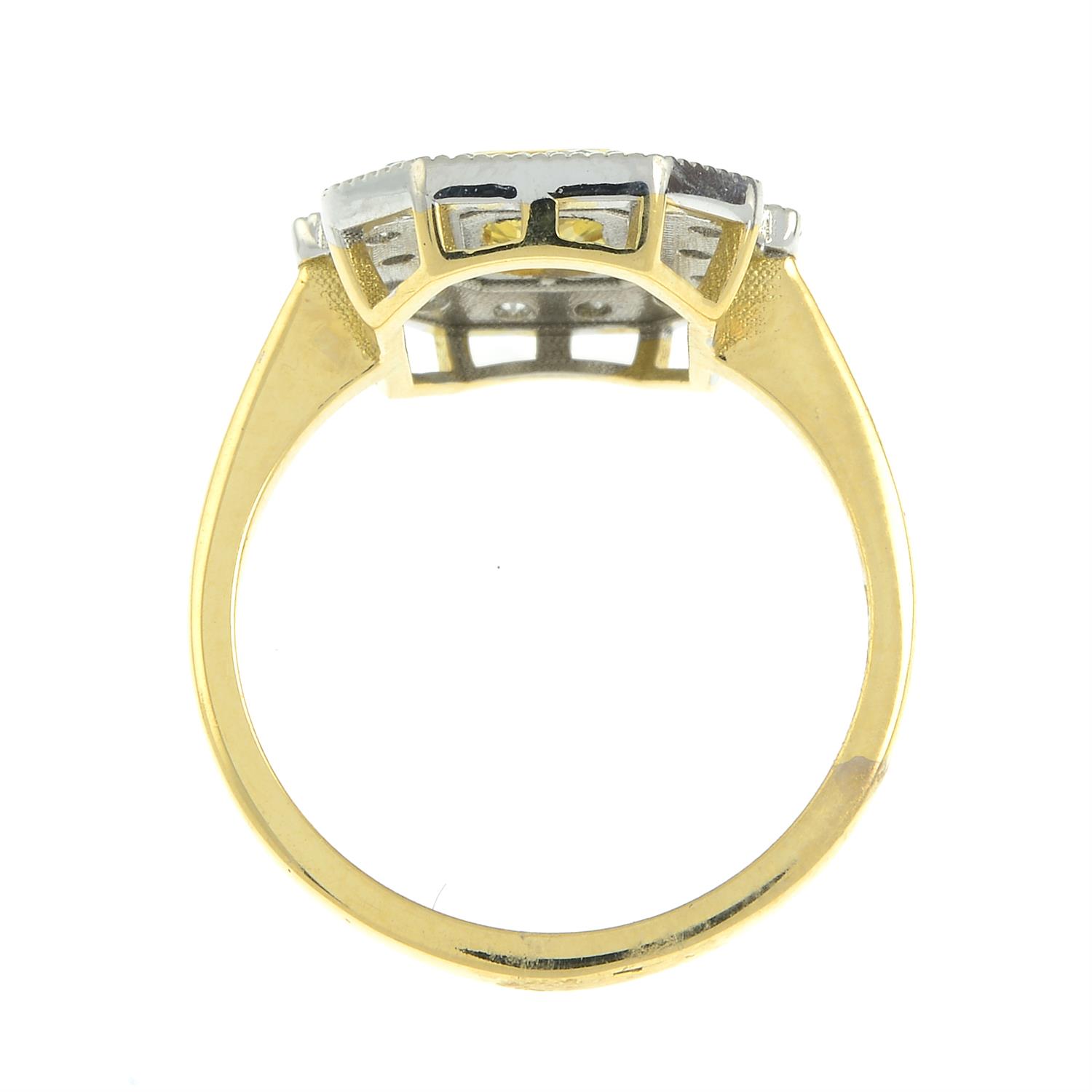 An 18ct gold yellow sapphire and brilliant-cut diamond geometric cluster ring. - Bild 5 aus 6