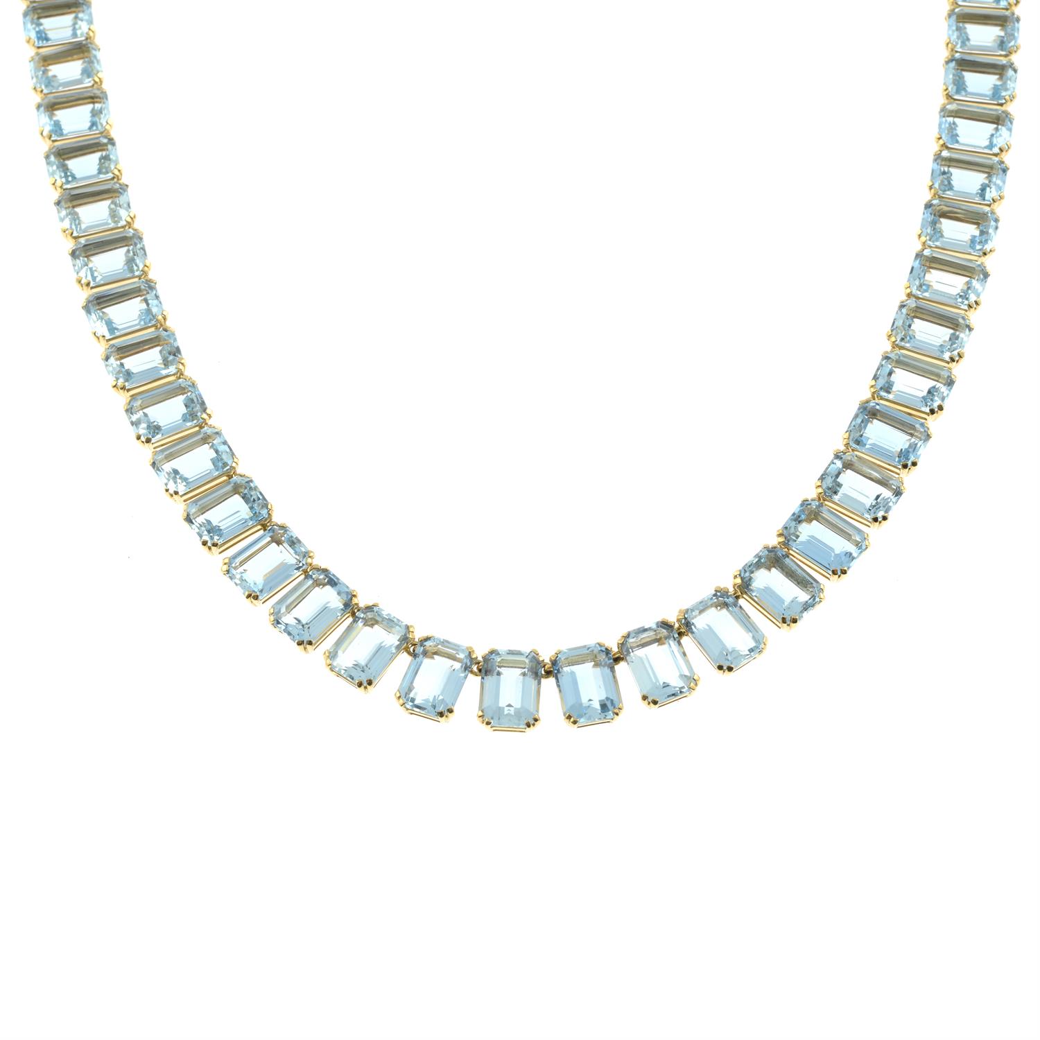 An aquamarine rivière necklace, comprising a line of forty-five gems. - Bild 2 aus 5