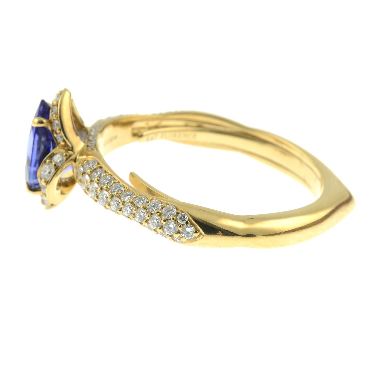 An 18ct gold tanzanite and diamond ring, by Kat Florence. - Bild 3 aus 7