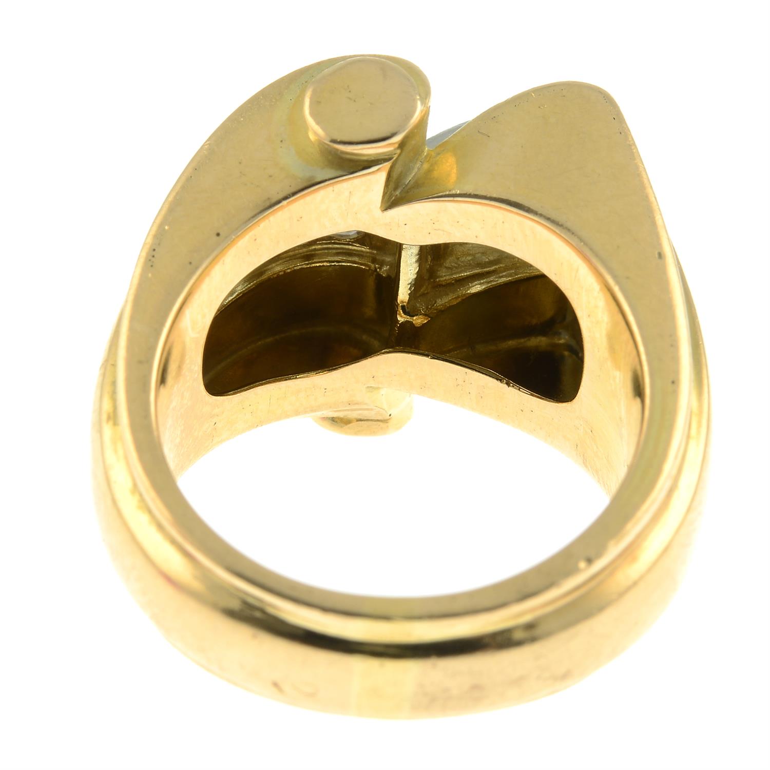 A mid 20th century 18ct gold diamond cocktail ring. - Bild 4 aus 7