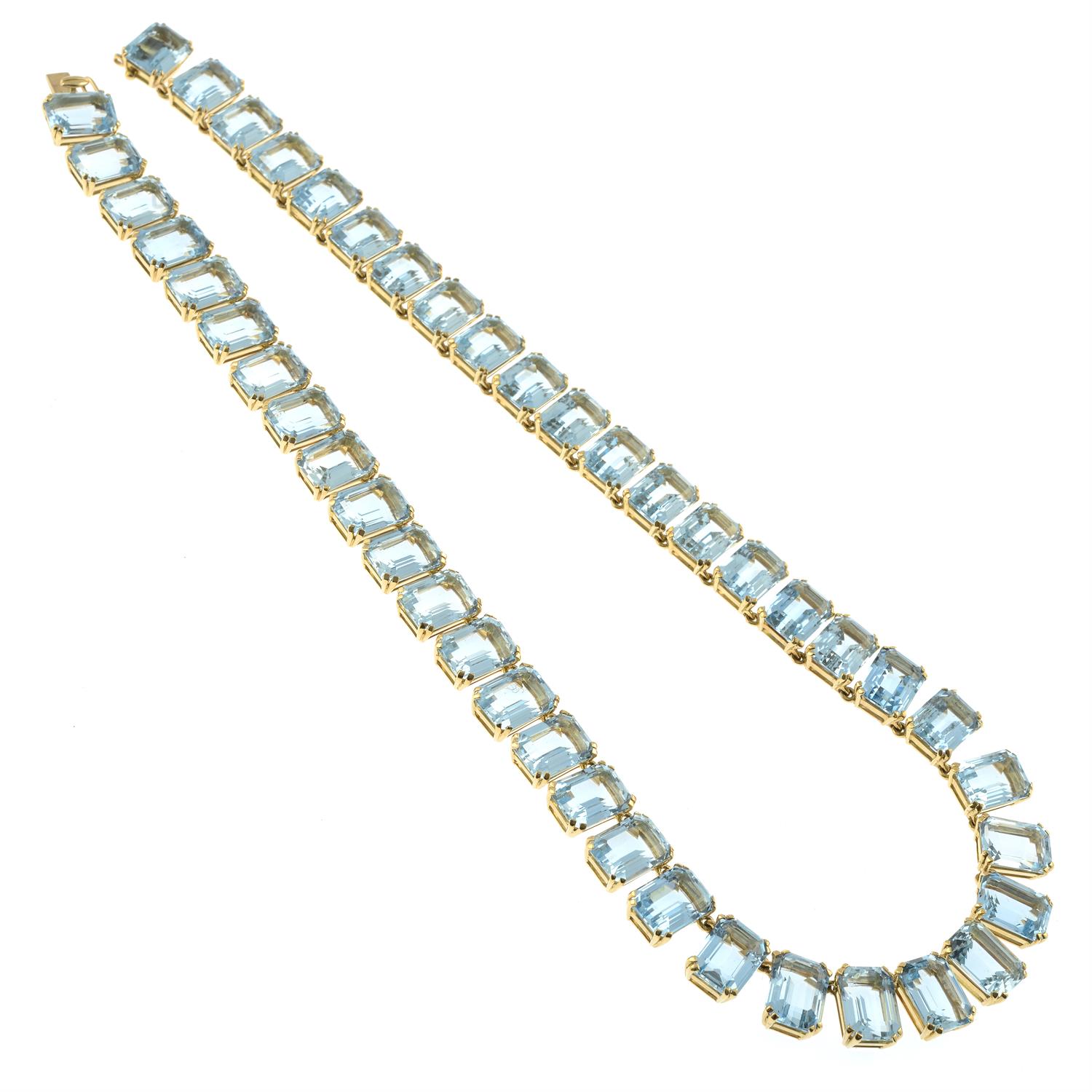 An aquamarine rivière necklace, comprising a line of forty-five gems. - Bild 3 aus 5