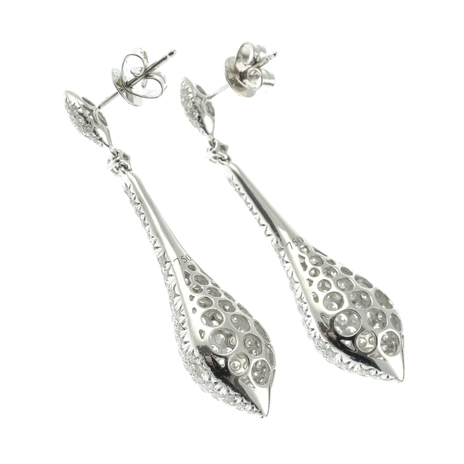 A pair of pavé-set diamond earrings. - Bild 3 aus 3