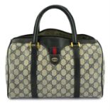 GUCCI - Boston medium sized GG print bag.