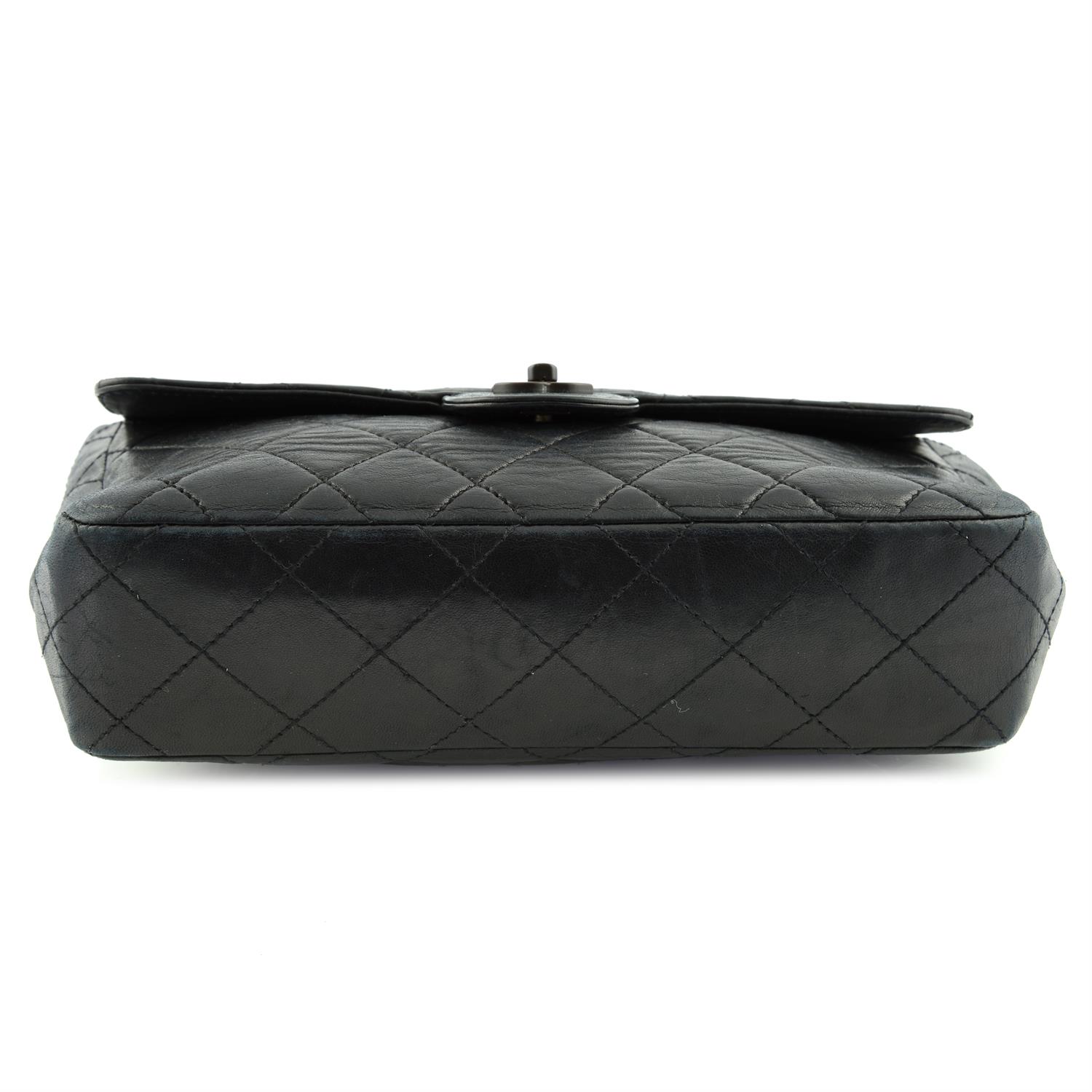 CHANEL - a leather single flap handbag. - Image 4 of 4