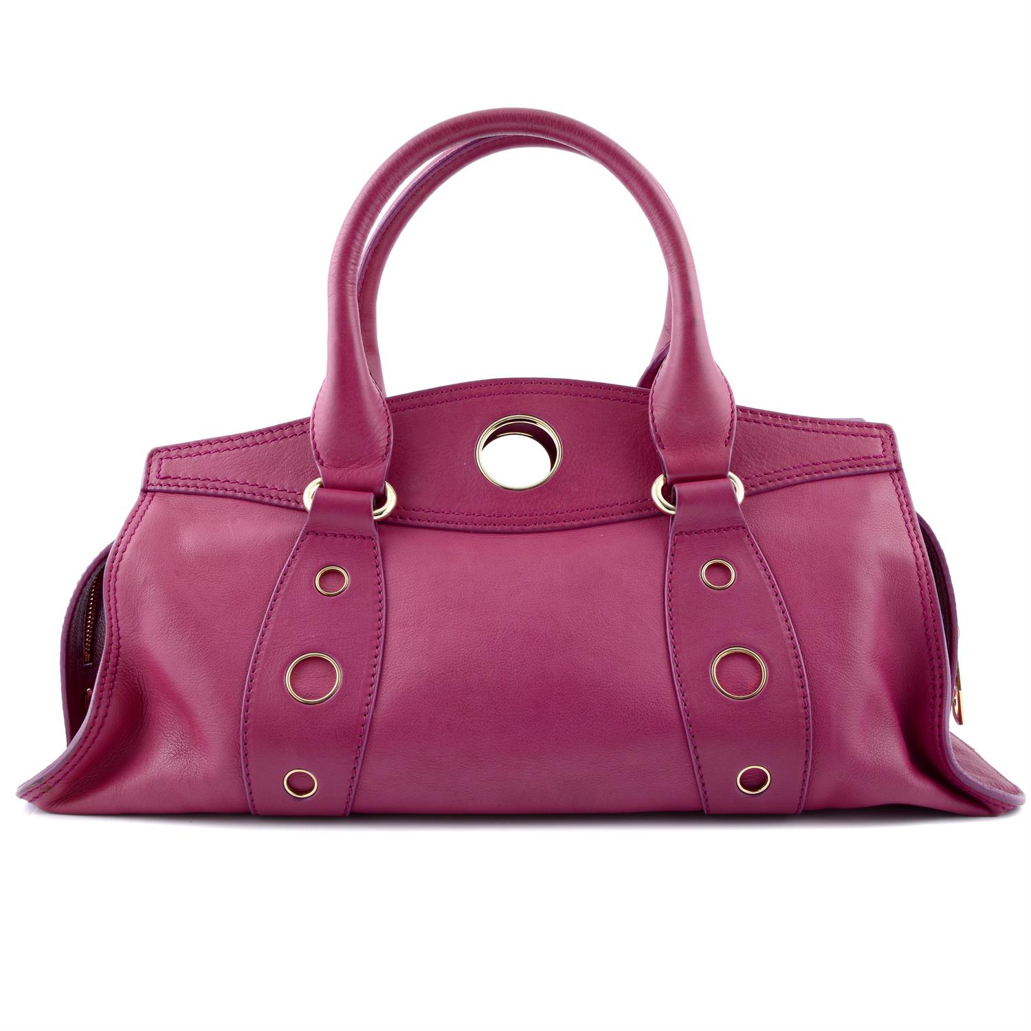 CÉLINE - a fuchsia leather handbag. - Image 2 of 5