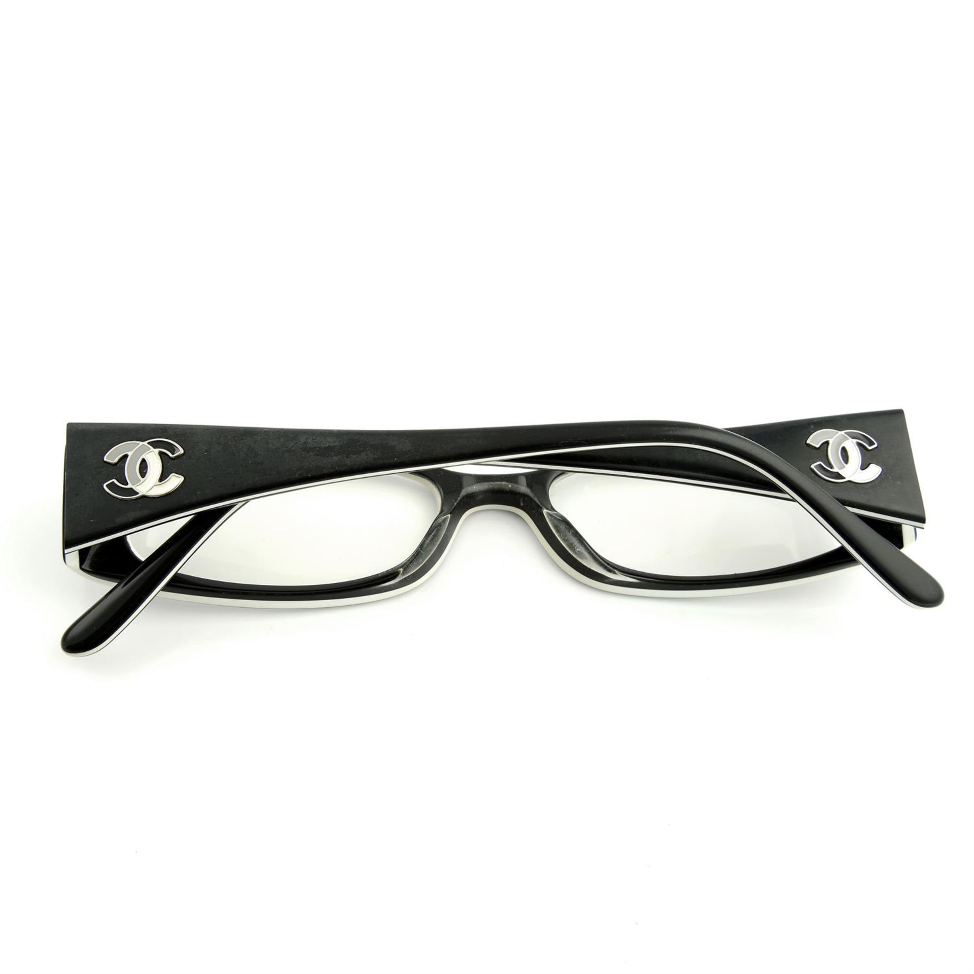 CHANEL - a pair of prescription glasses. - Image 2 of 3