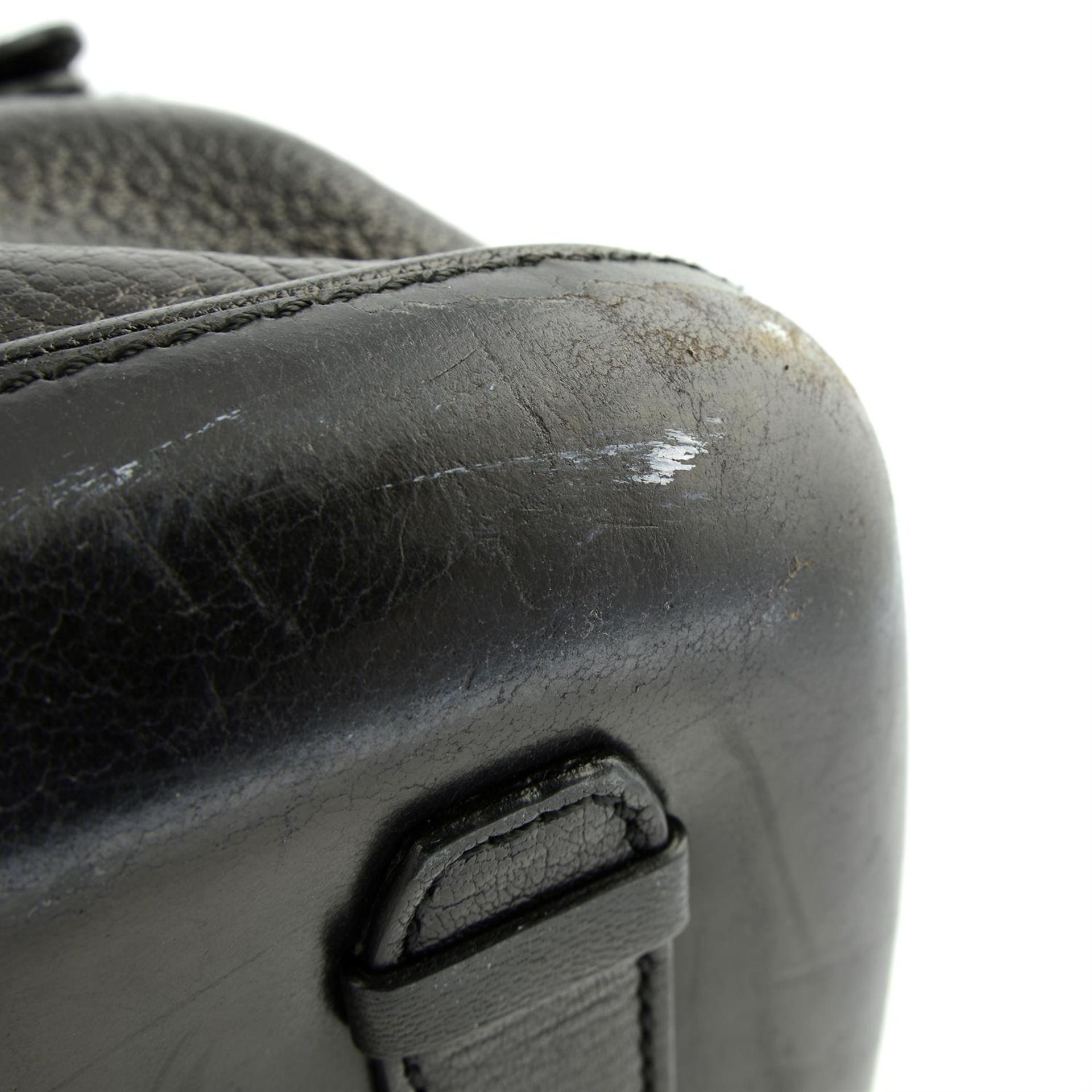 CÉLINE - a black leather handbag. - Image 5 of 6