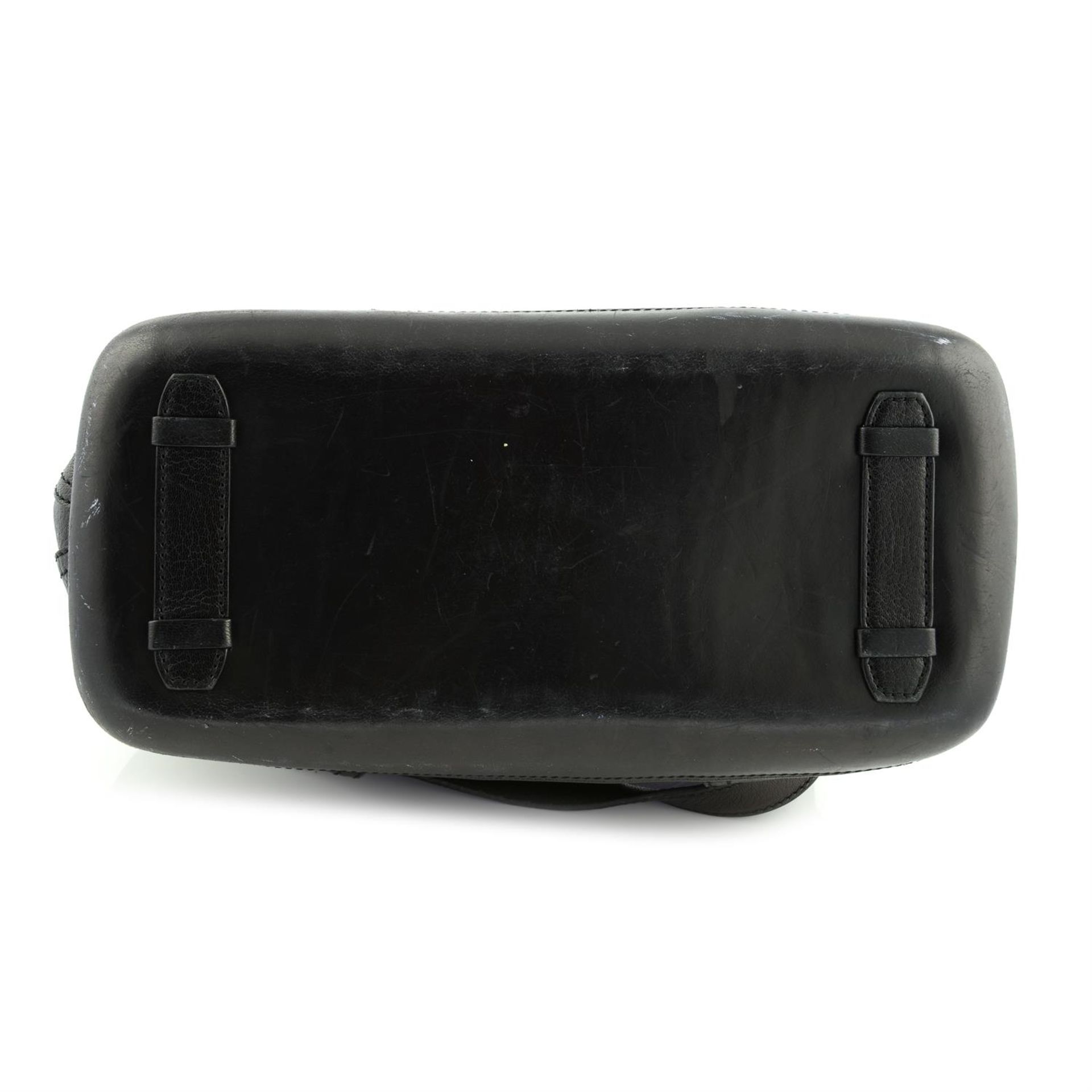 CÉLINE - a black leather handbag. - Image 4 of 6