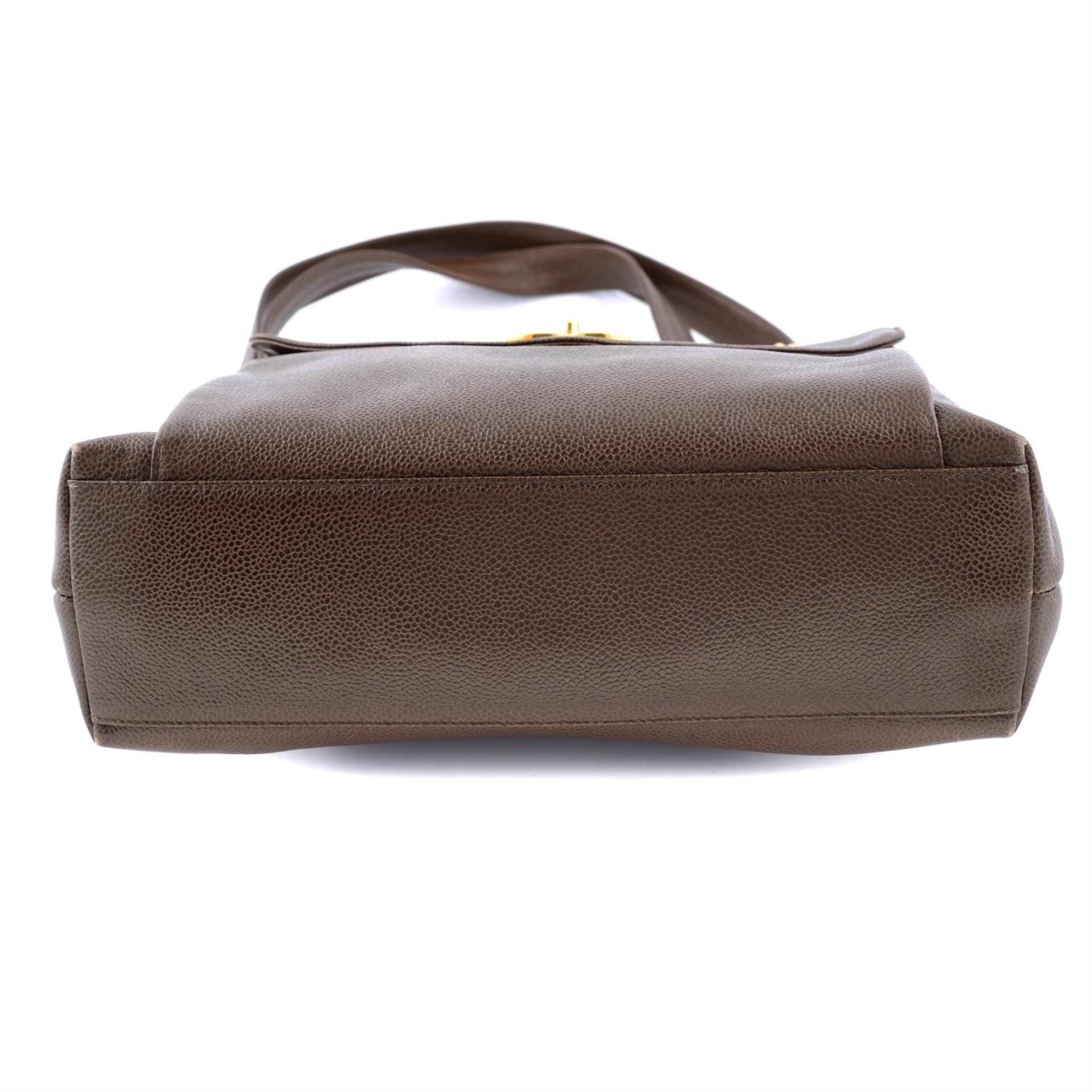 CHANEL - a vintage brown caviar leather handbag. - Image 5 of 6