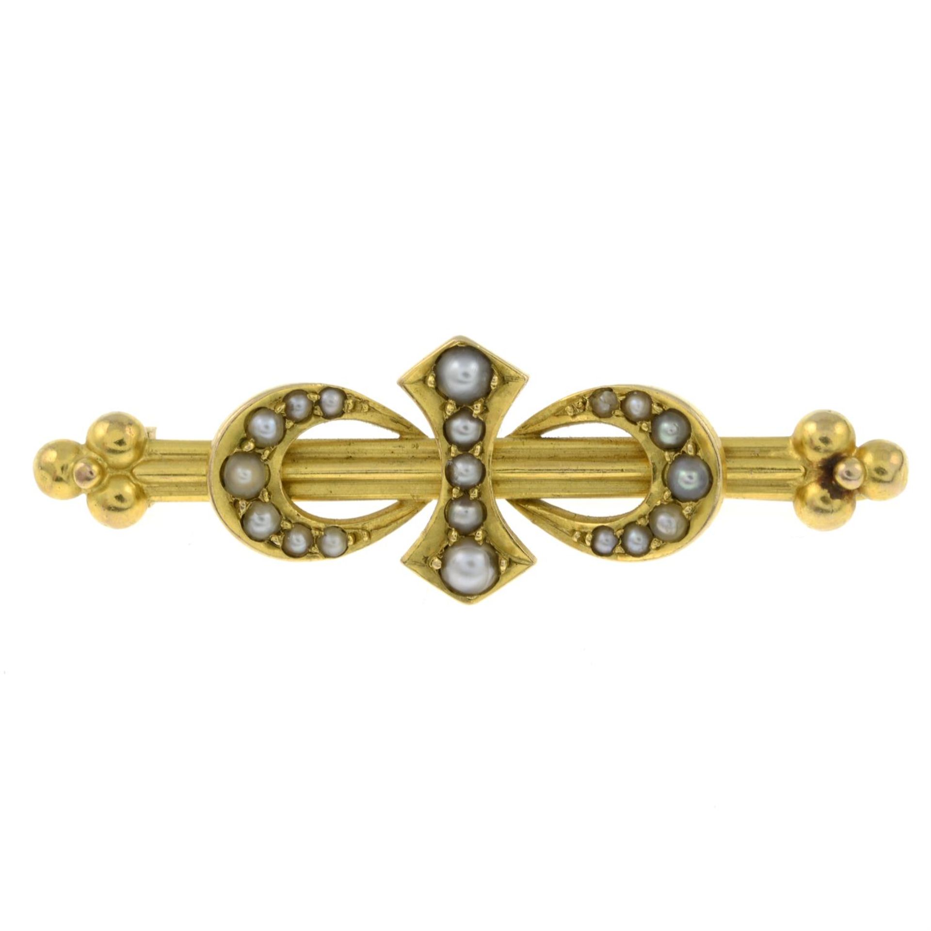 A late 19th century 18ct gold split pearl bar brooch.