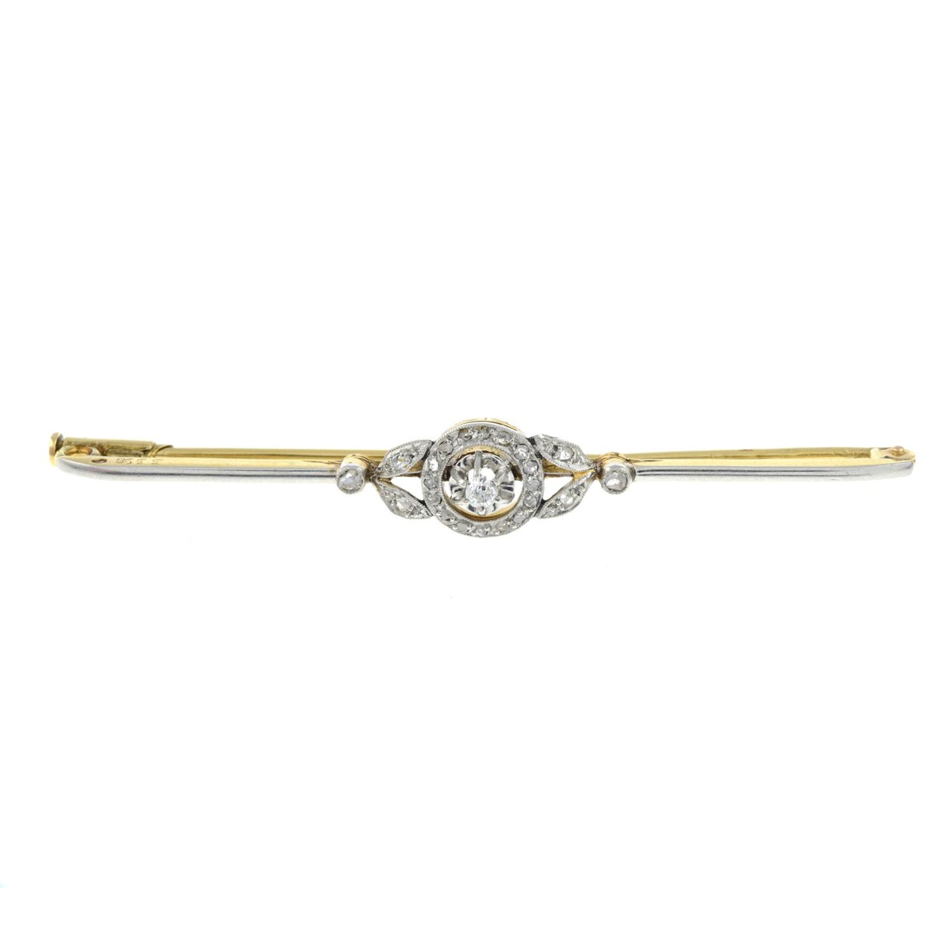 A 14ct gold and platinum old and rose-cut diamond brooch.