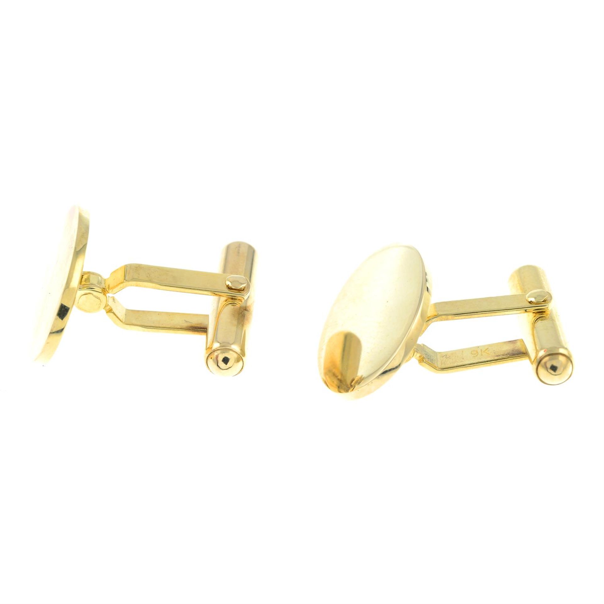 A pair of 9ct gold oval cufflinks. - Image 2 of 2