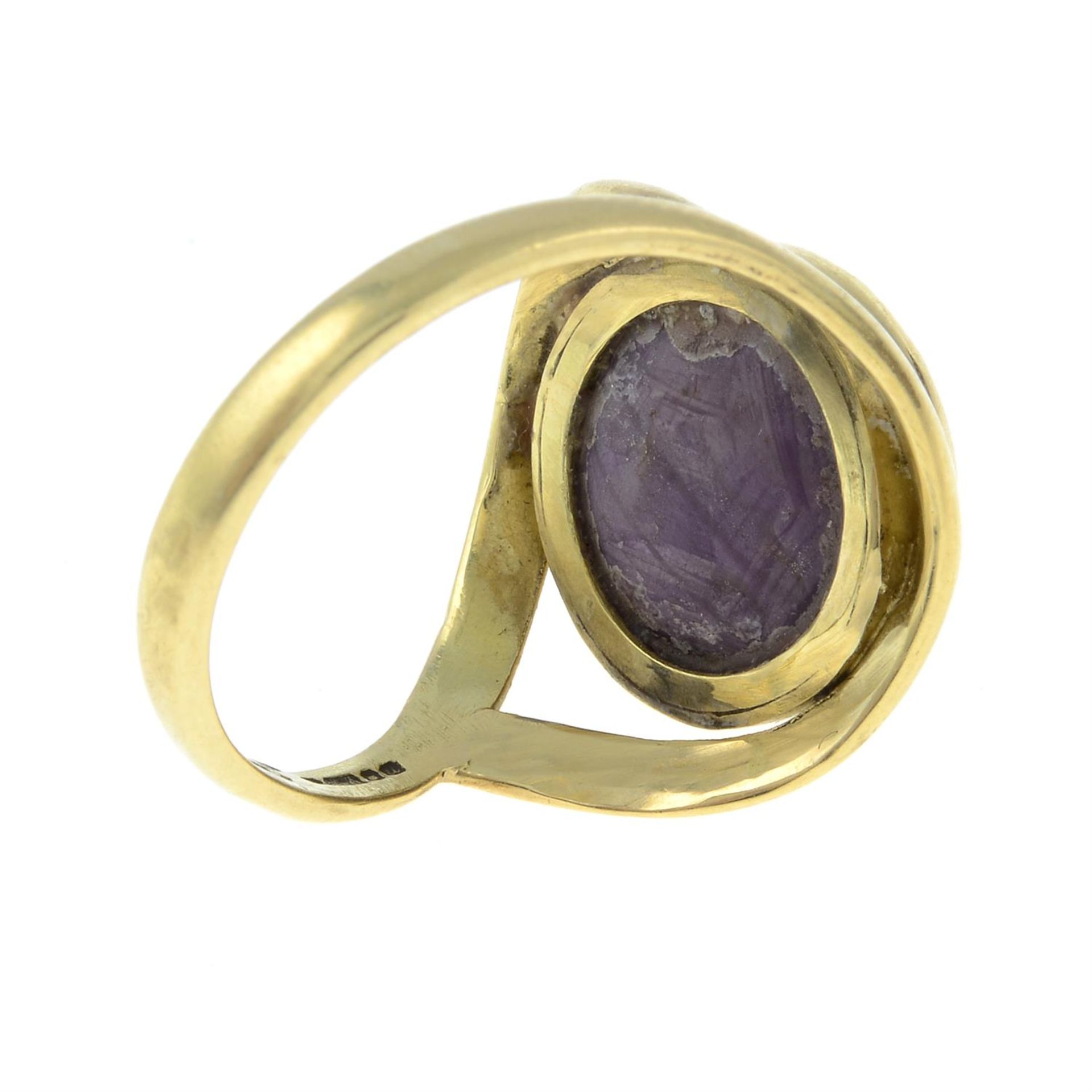 An 18ct gold star ruby single-stone ring. - Image 3 of 3