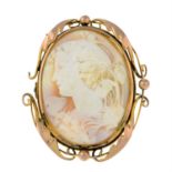 An early 20th century 9ct gold shell cameo brooch.