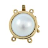 A 9ct gold mabe pearl clasp.