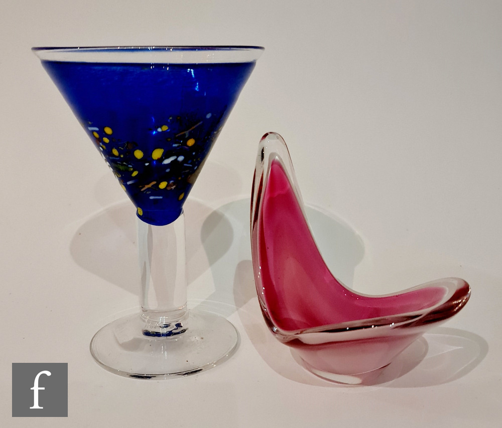 A later 20th Century Kosta Boda Artist Collection Satellite oversized cocktail glass designed by