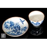 A late 18th Century Worcester teabowl and saucer decorated in the underglaze blue and white Birds in