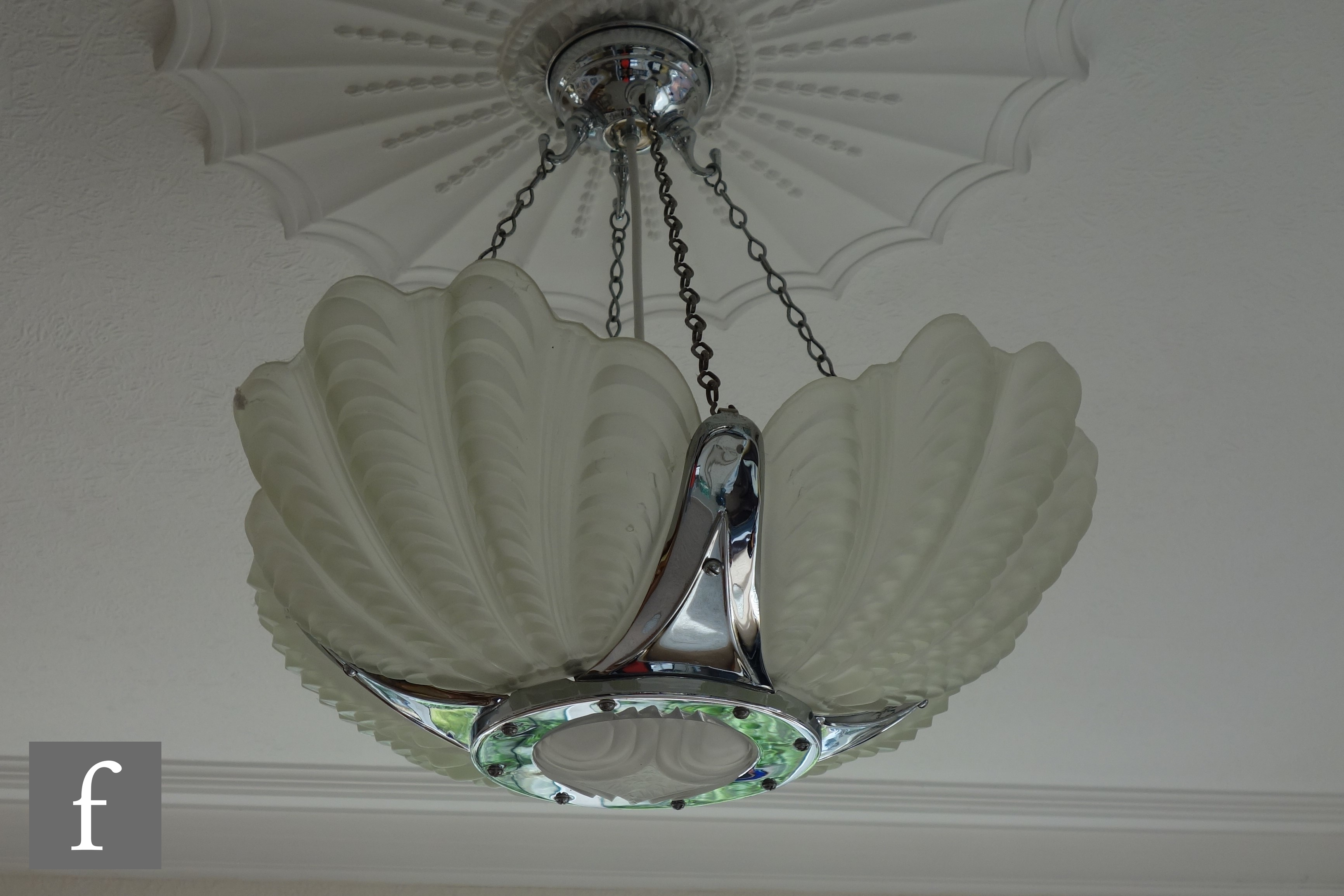 Two 1930s Art Deco light fittings, to include a quatrefoil shell shaped frosted glass ceiling - Image 3 of 3