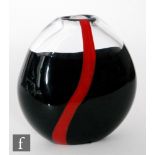 A later 20th Century Italian glass vase designed by Peter Kuchinke for Vetri D'Arte Seguso, of