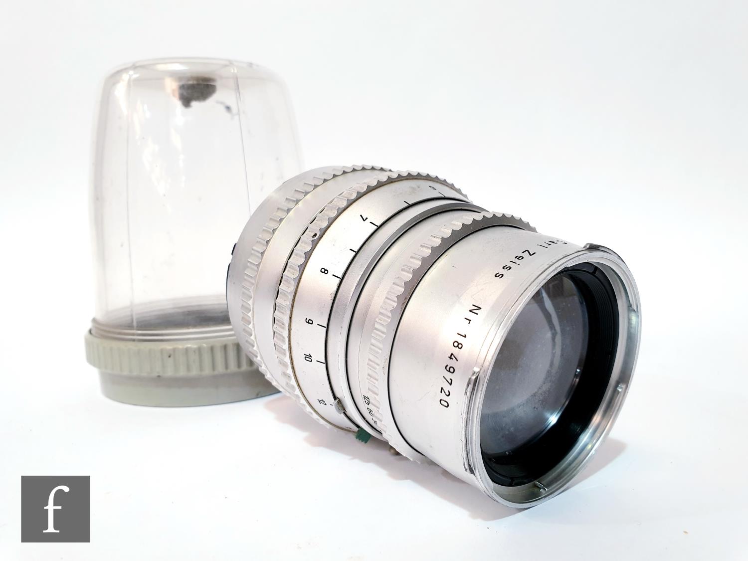 A Hasselblad Carl Zeiss Sonnar Synchro Compur 1:4 f=150mm medium format Lens, serial no 3097328,