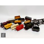 A collection of O gauge Hornby items, comprising 0-4-0 BR green 50153 clockwork locomotive, 0-4-0T