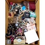 A large quantity of modern costume jewellery, necklaces, brooches, pairs of earrings etc. (qty)