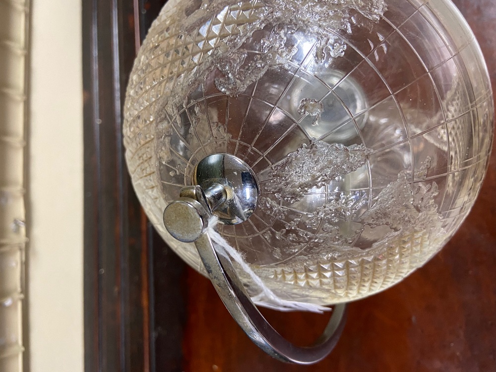 A Waterford crystal etched model of a Globe of the World, on shaped base. (1) - Image 3 of 9