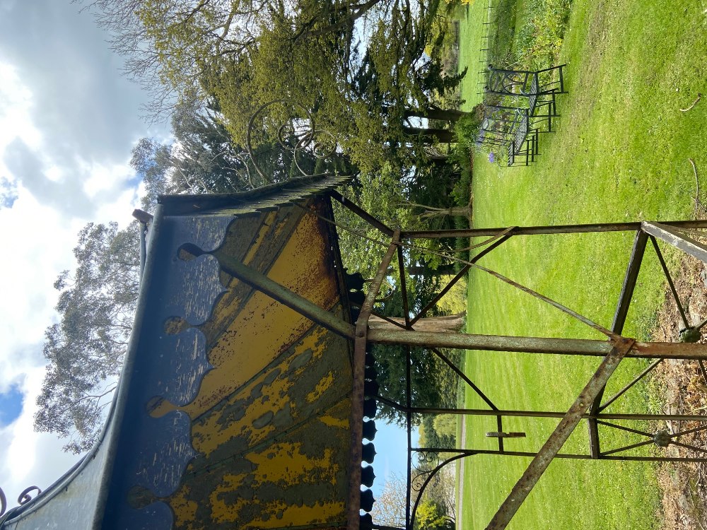 An attractive hexagonal shaped wrought iron Garden Gazebo, with galvanised domed roof, some - Bild 12 aus 24