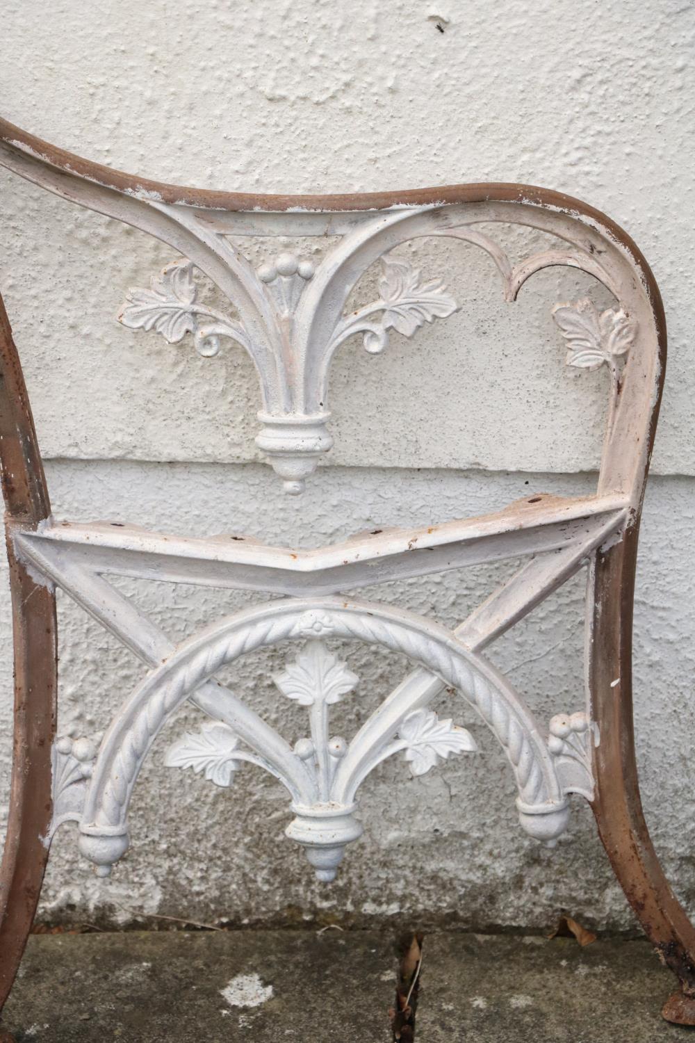 Two Victorian cast iron Garden Bench Ends. (2) - Bild 2 aus 11