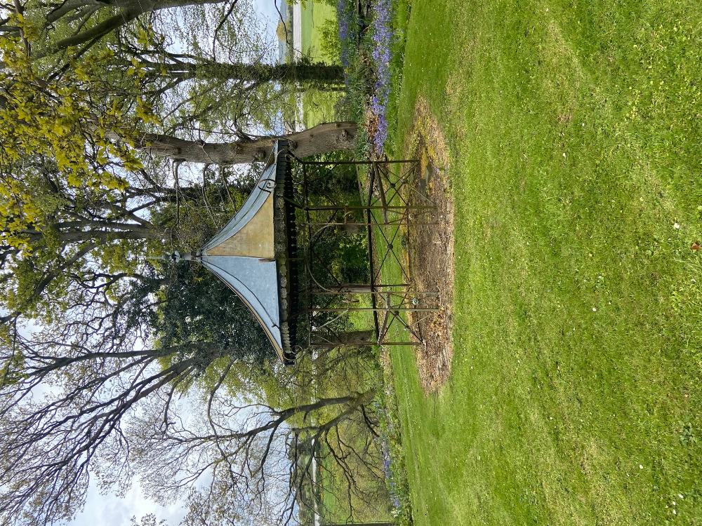 An attractive hexagonal shaped wrought iron Garden Gazebo, with galvanised domed roof, some - Bild 5 aus 24